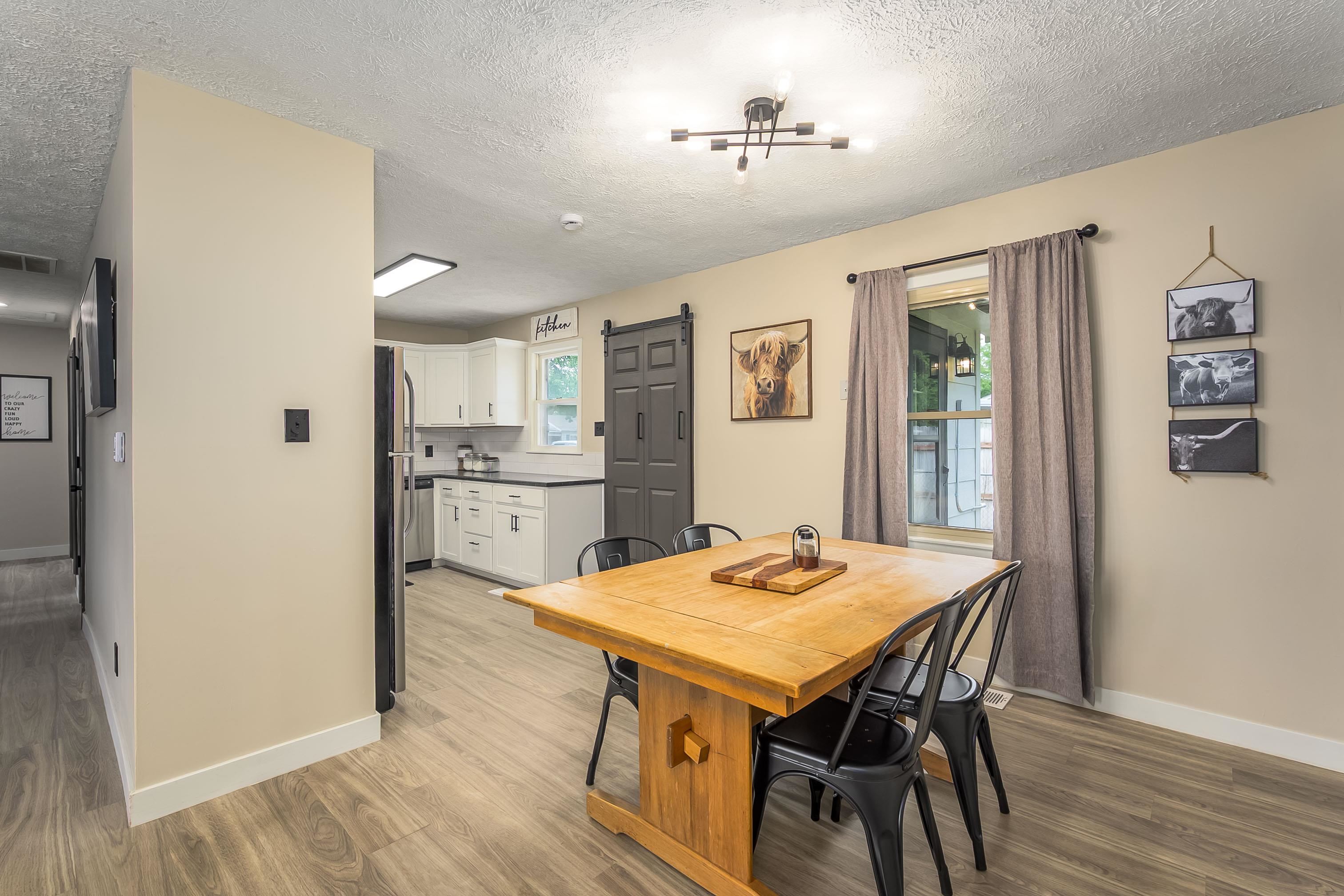 1227 W 19th Avenue Hutchinson KS 67502-3511