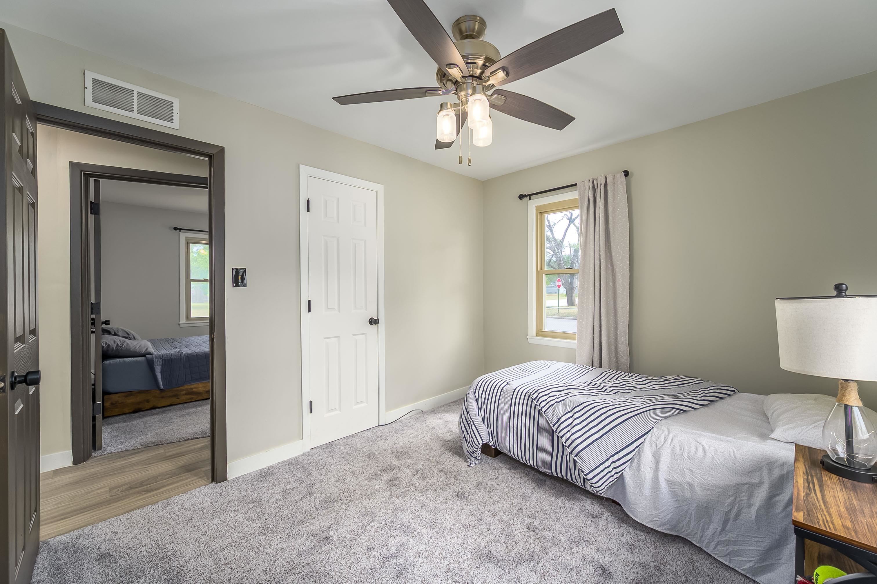 1227 W 19th Avenue Hutchinson KS 67502-3511