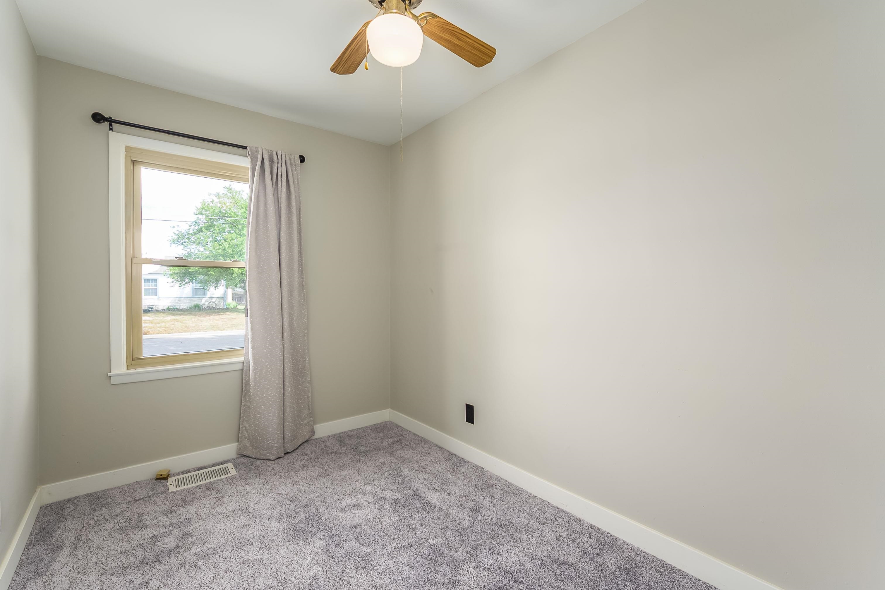1227 W 19th Avenue Hutchinson KS 67502-3511