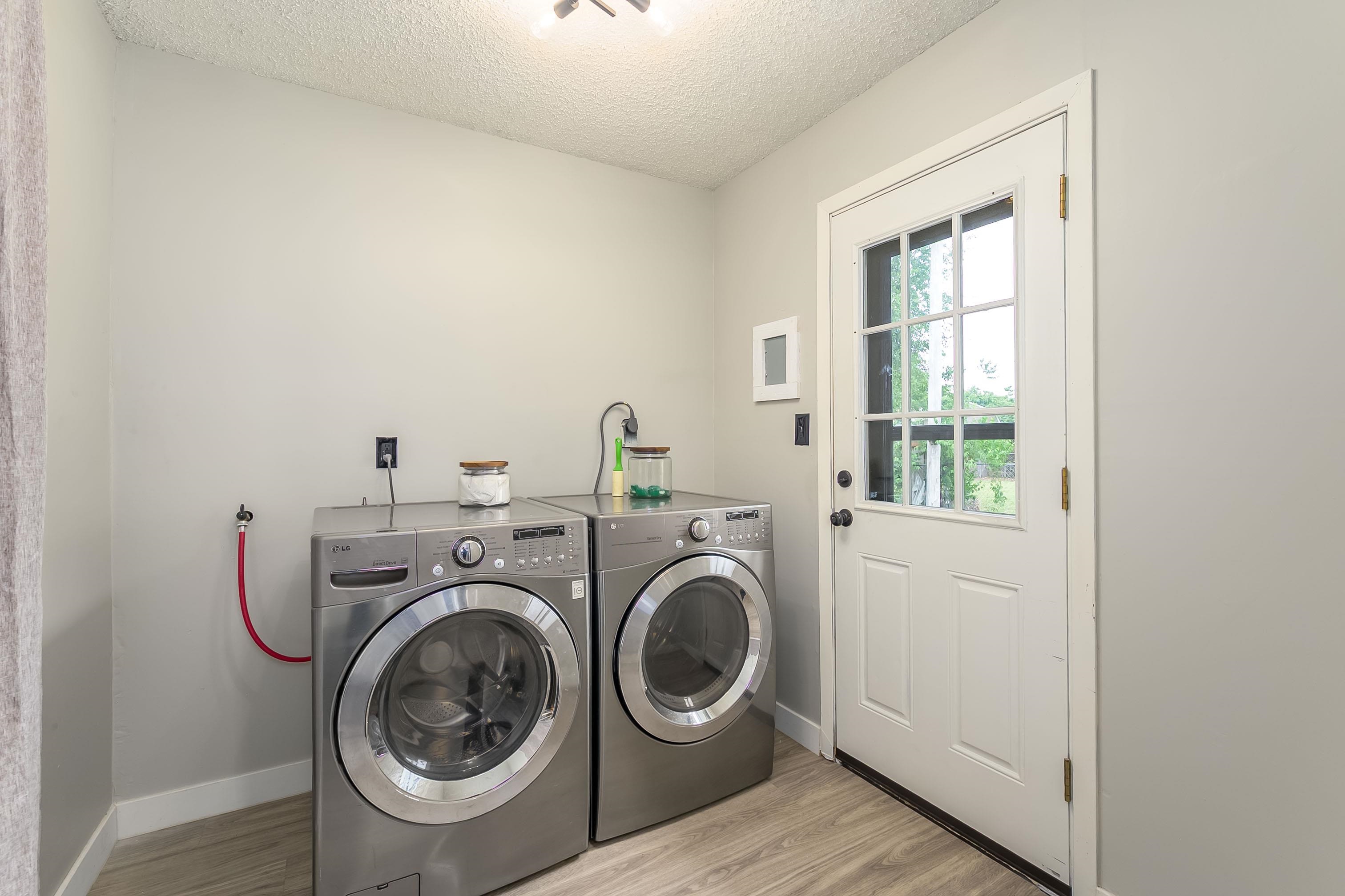 1227 W 19th Avenue Hutchinson KS 67502-3511