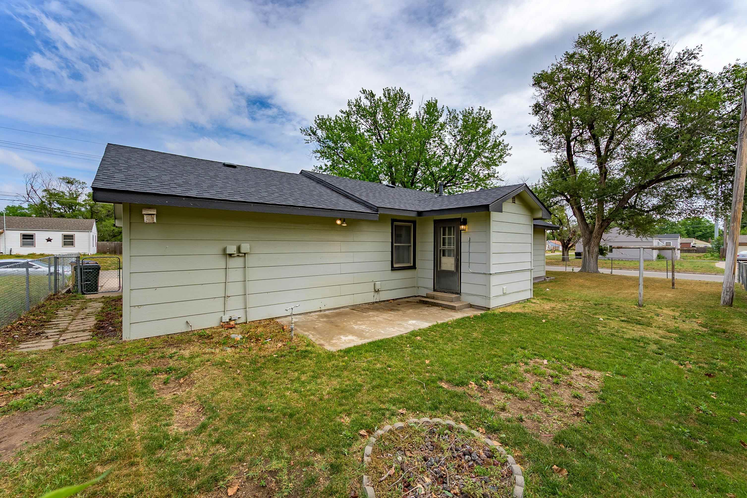 1227 W 19th Avenue Hutchinson KS 67502-3511