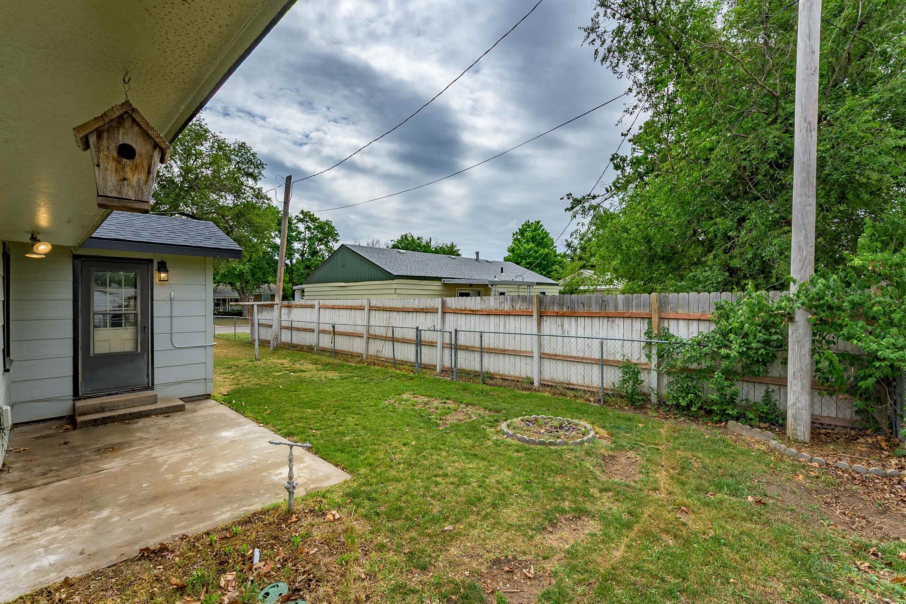 1227 W 19th Avenue Hutchinson KS 67502-3511