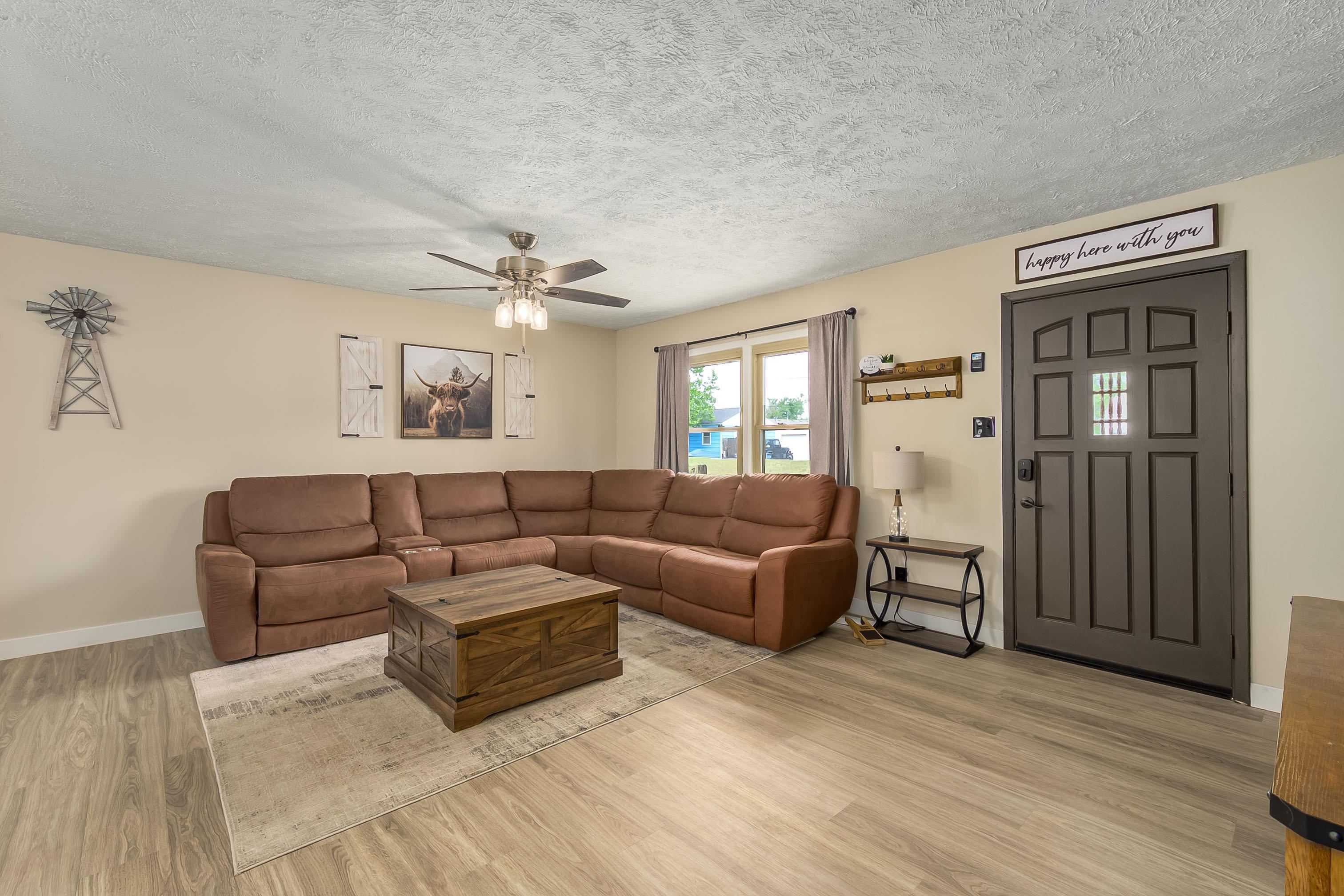 1227 W 19th Avenue Hutchinson KS 67502-3511