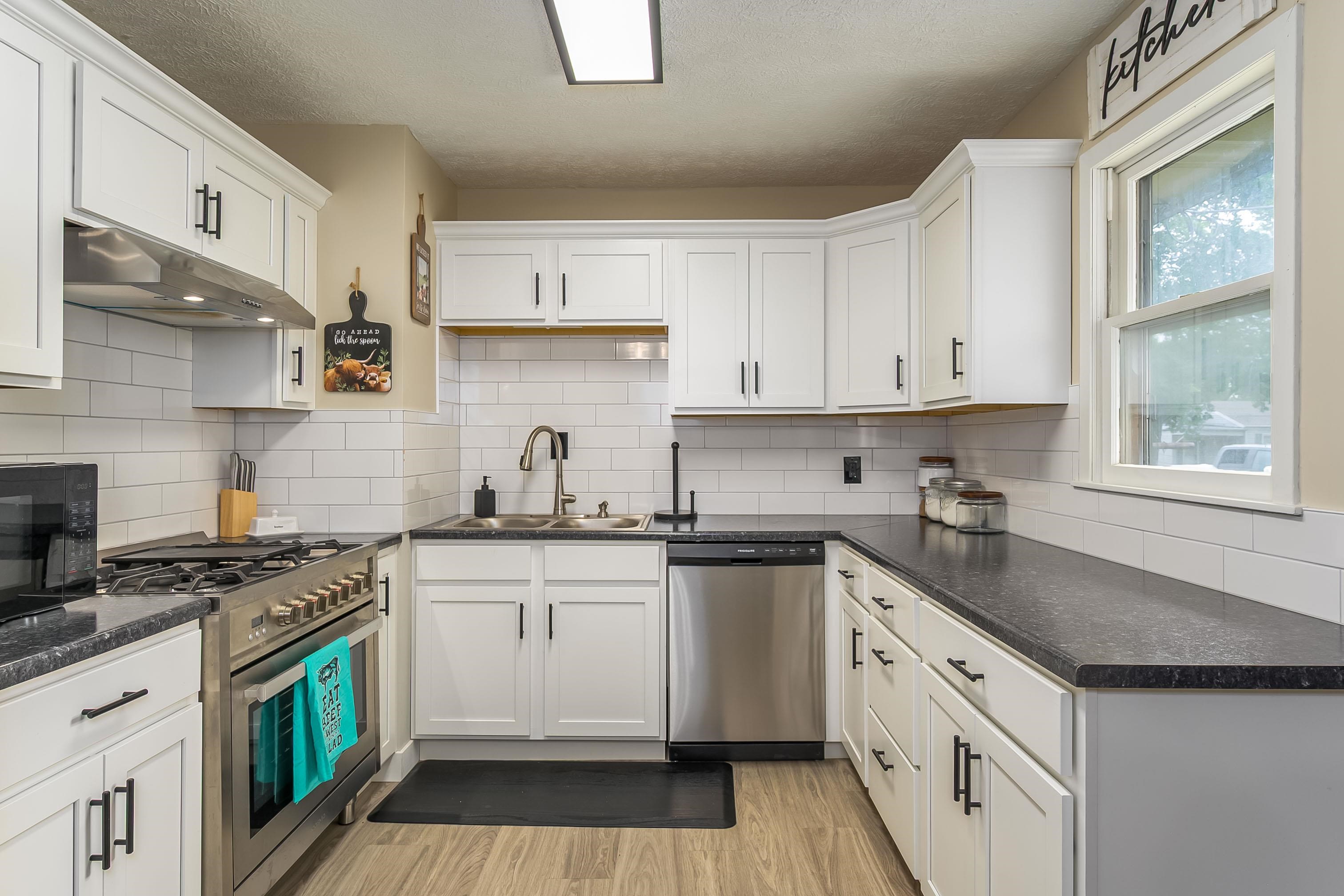 1227 W 19th Avenue Hutchinson KS 67502-3511