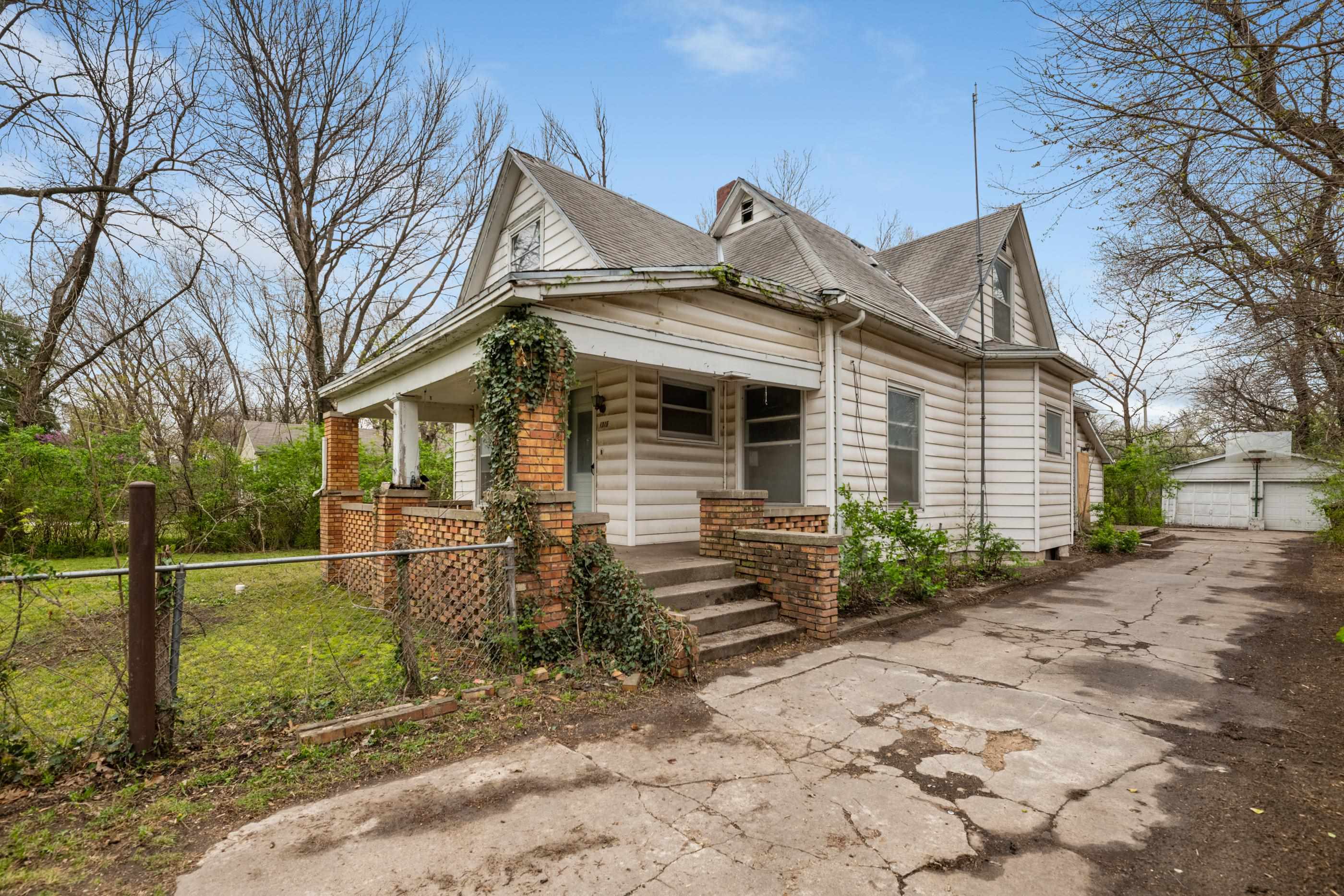 1315 W 35th Street N Wichita KS 67204