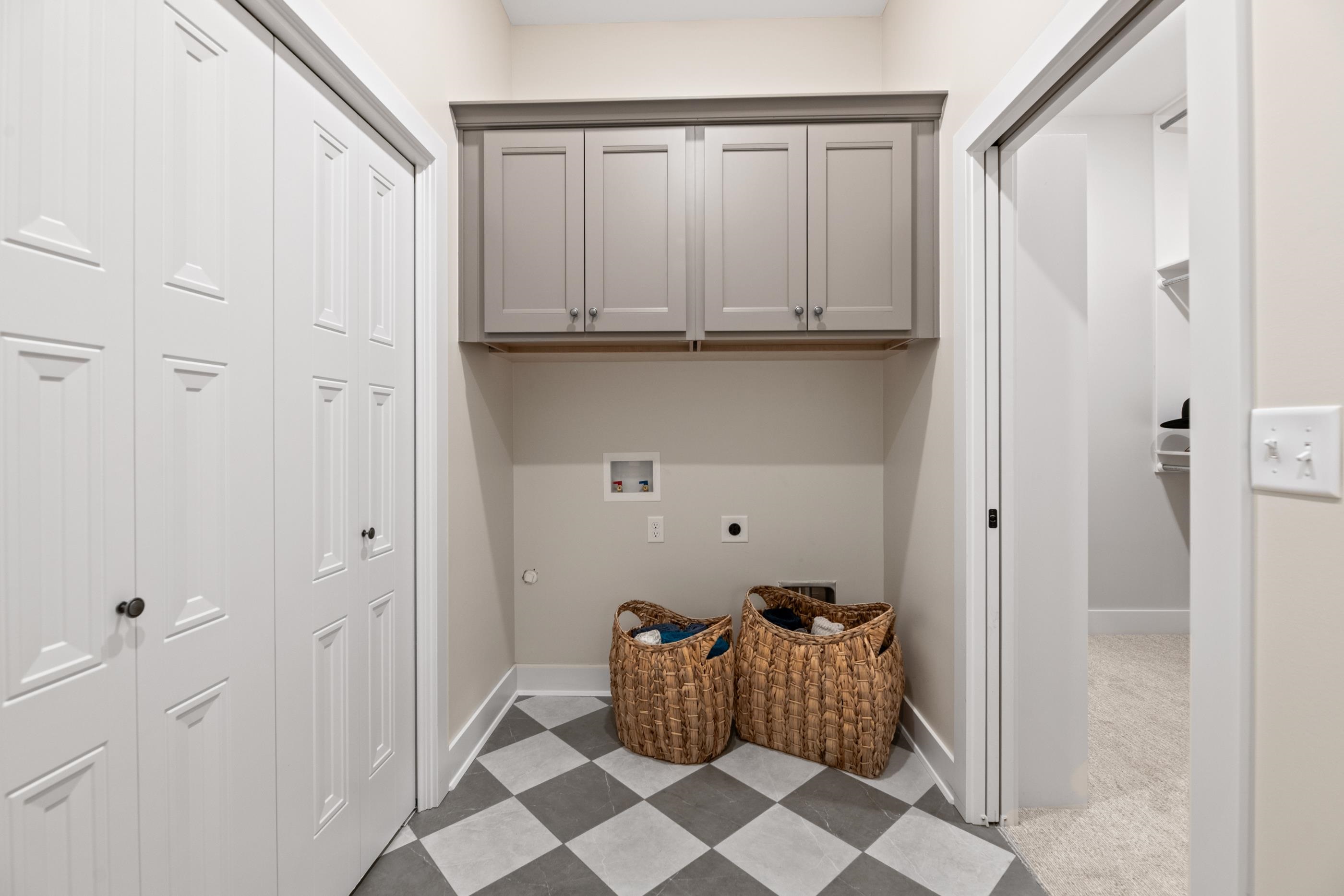 810 N Thornton Court Wichita KS 67235