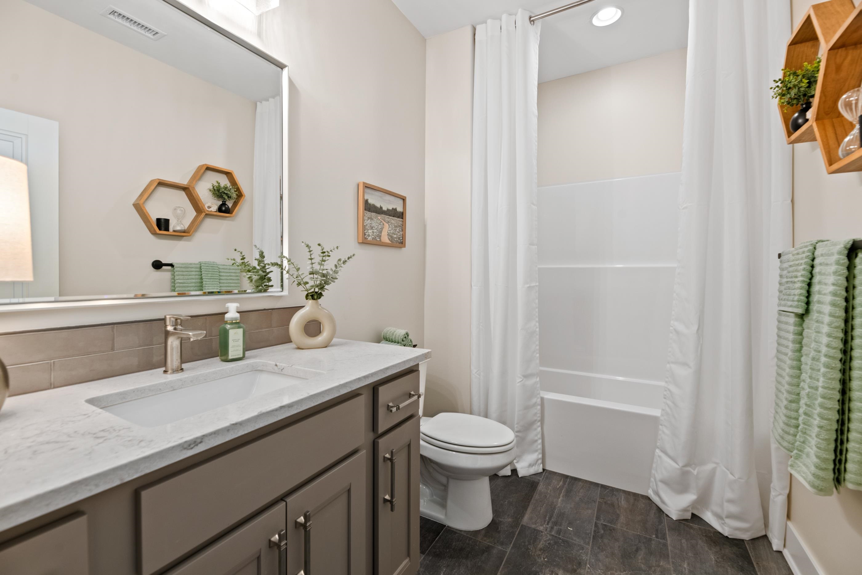 810 N Thornton Court Wichita KS 67235