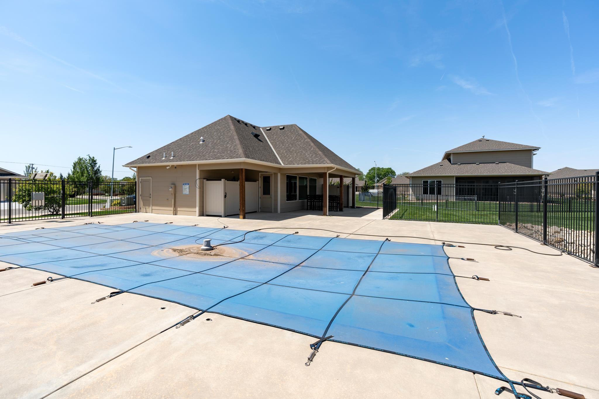 810 N Thornton Court Wichita KS 67235