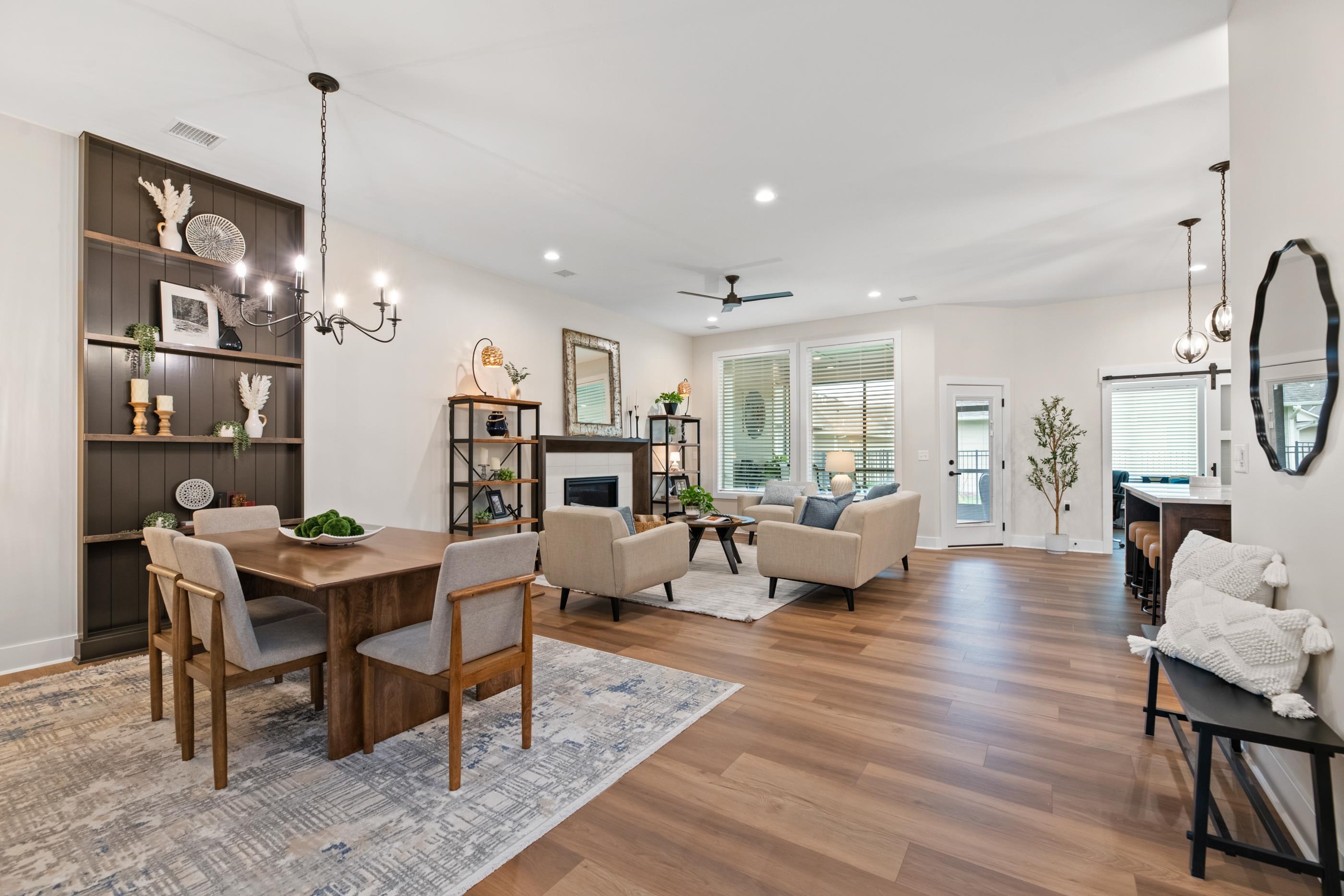 810 N Thornton Court Wichita KS 67235
