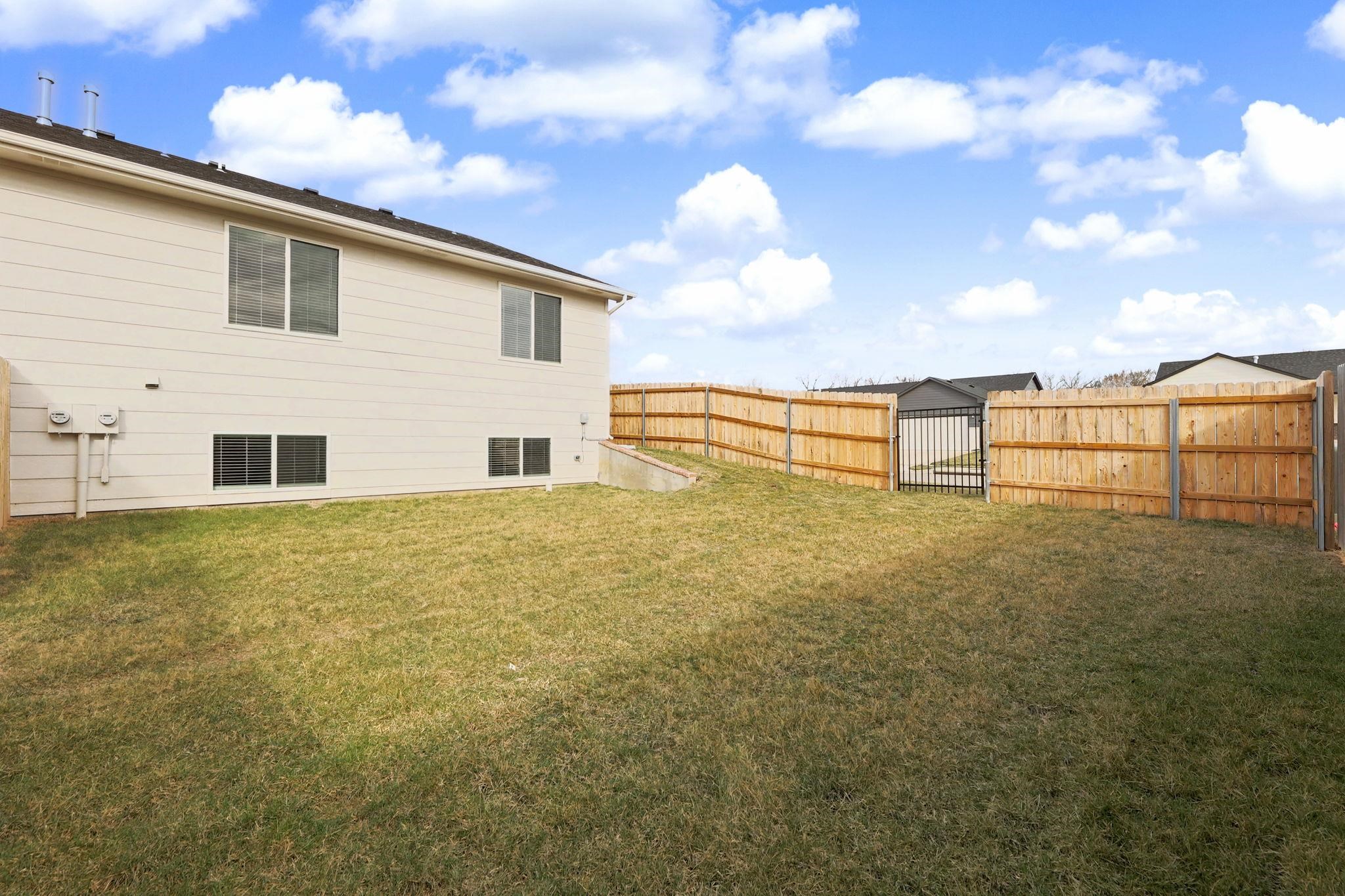9285 E Fox Pointe Bel Aire KS 67226