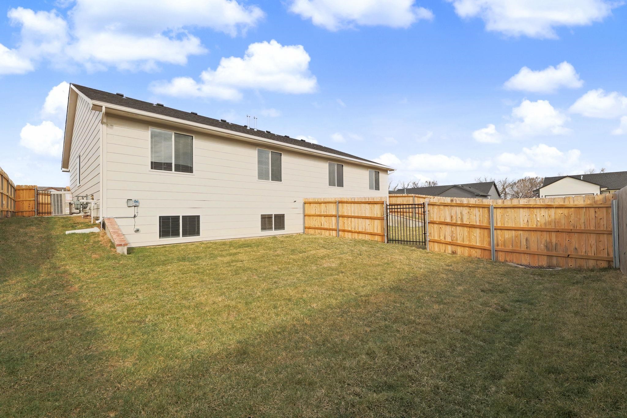 9285 E Fox Pointe Bel Aire KS 67226