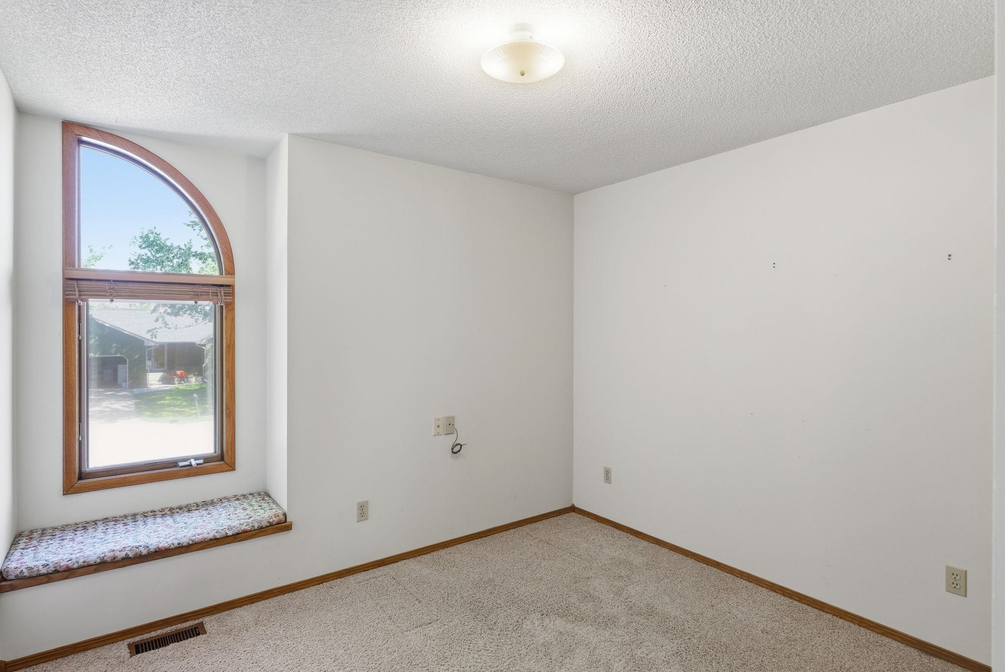4554 N Eagle Lake Drive Bel Aire KS 67220