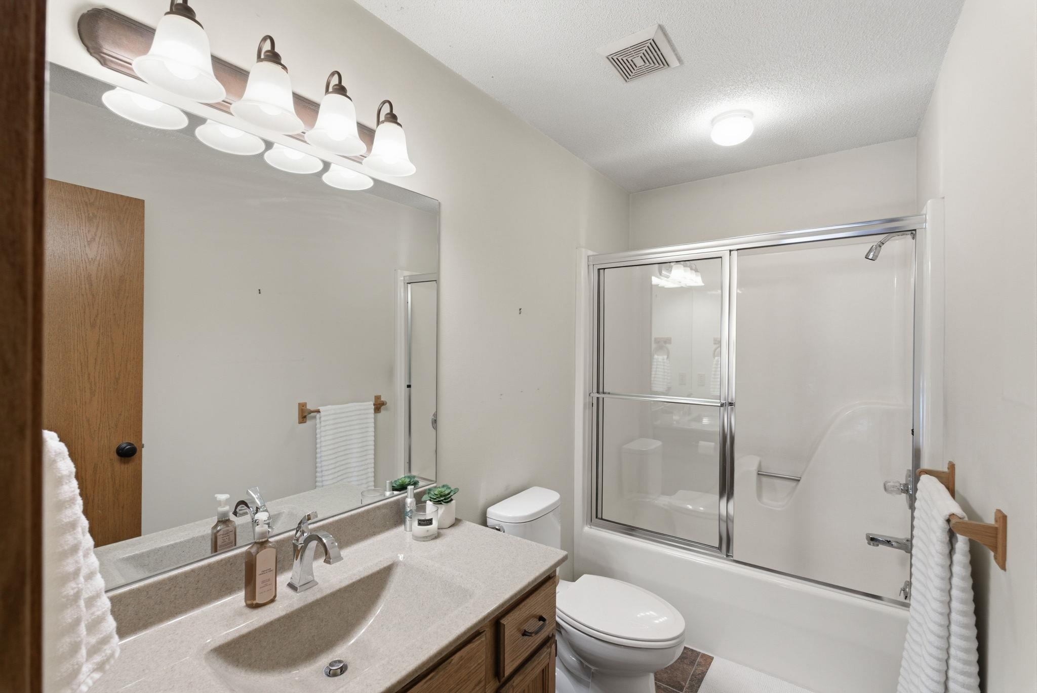4554 N Eagle Lake Drive Bel Aire KS 67220