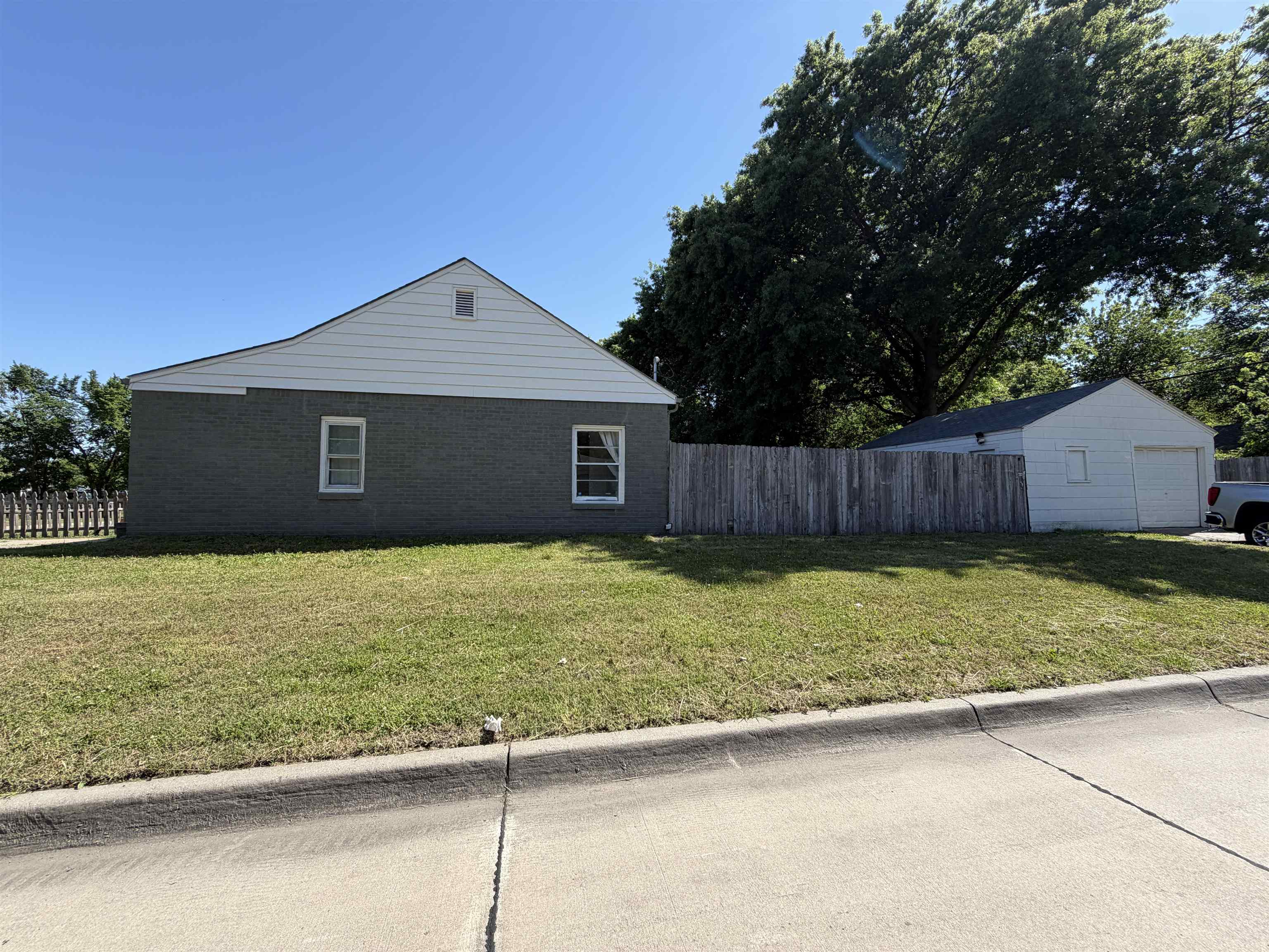 801 S Lightner Wichita KS 67218
