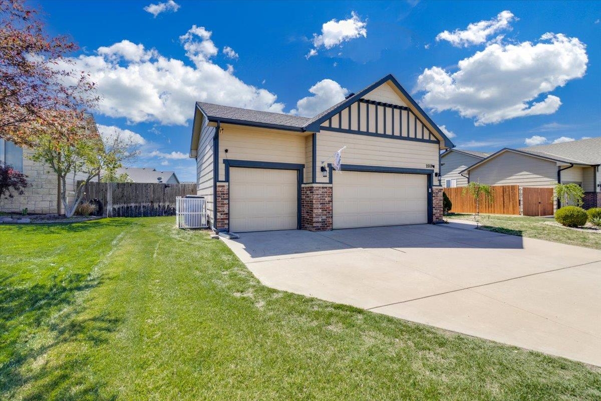 2717 S Westgate Wichita KS 67215