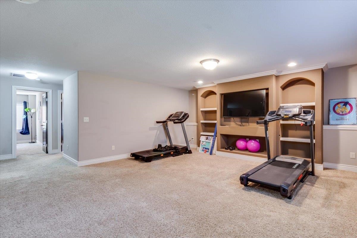 2717 S Westgate Wichita KS 67215