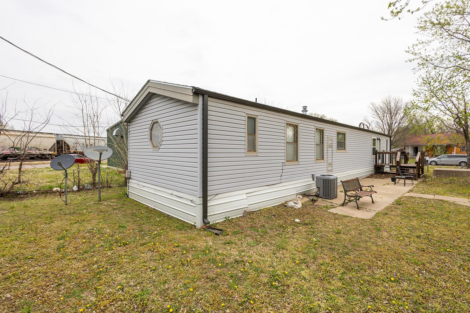 1633 S Vine Street Wichita KS 67213