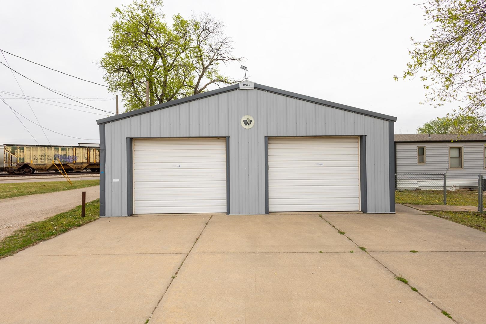 1633 S Vine Street Wichita KS 67213