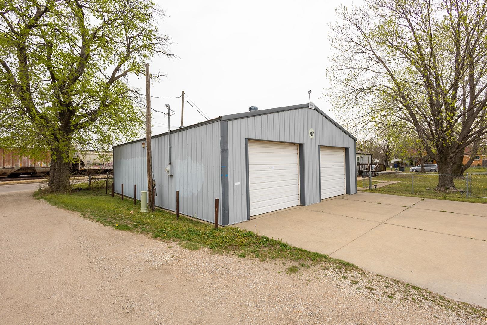 1633 S Vine Street Wichita KS 67213