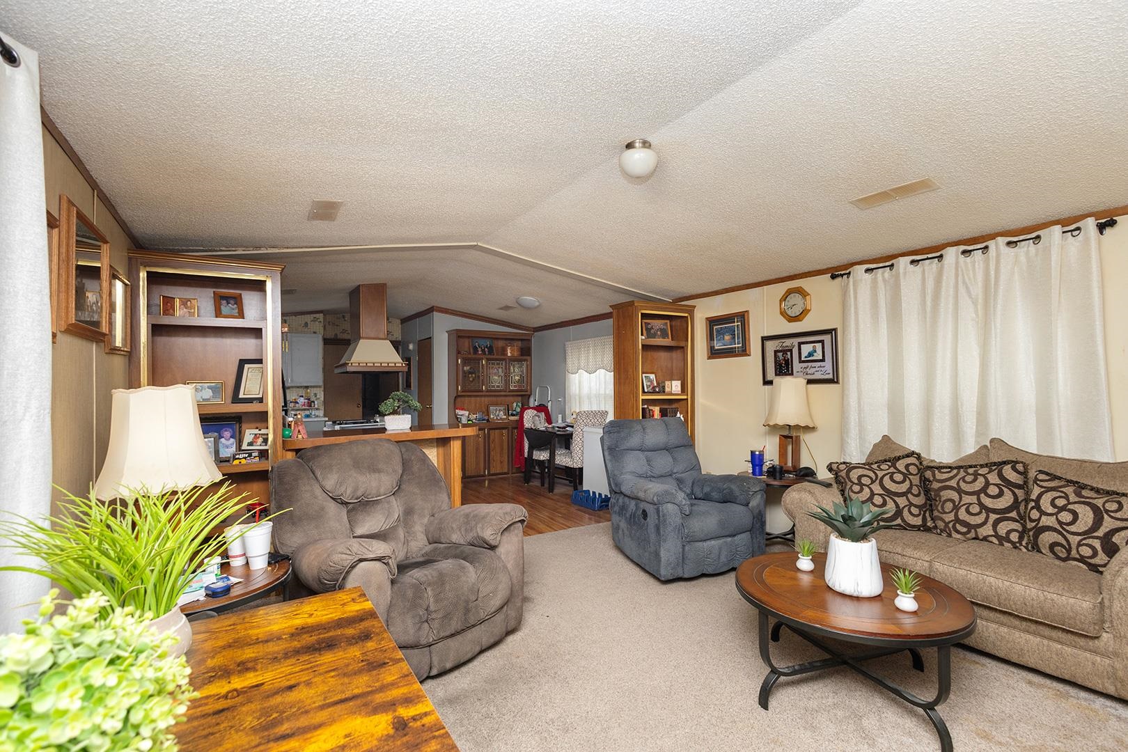 1633 S Vine Street Wichita KS 67213