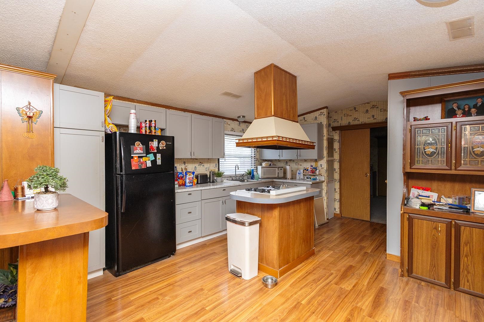 1633 S Vine Street Wichita KS 67213