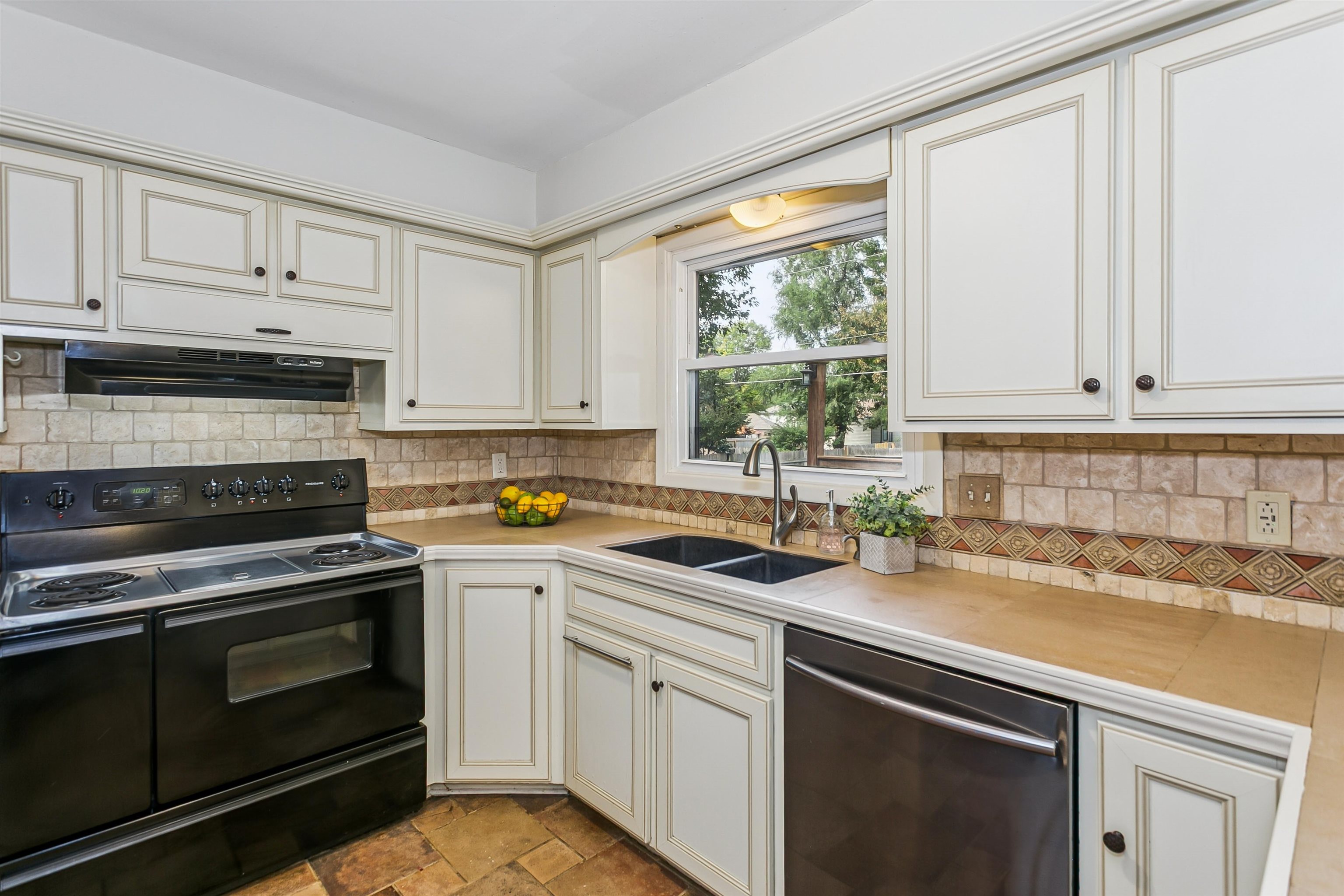 373 S Covington Street Wichita KS 67209
