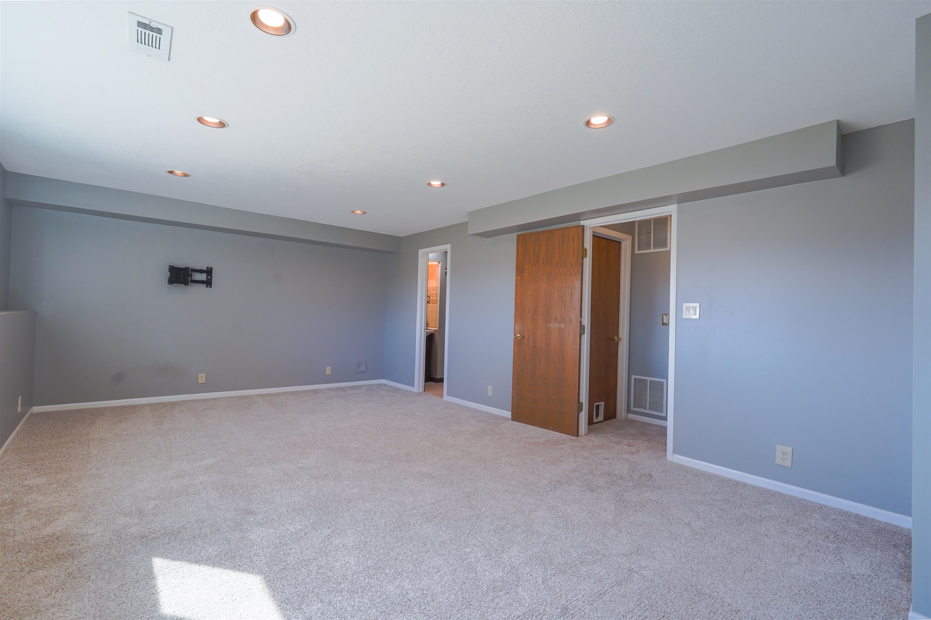 330 S Fairway Circle Andover KS 67002