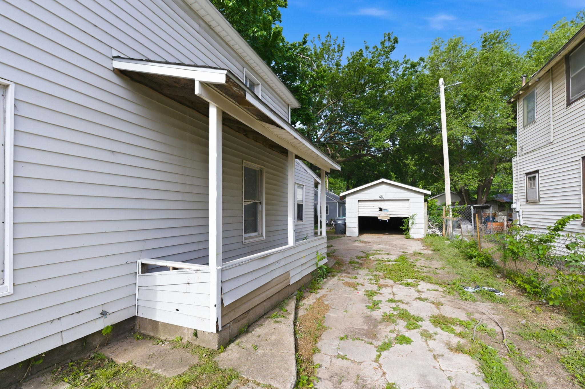 611 S Hydraulic Avenue Wichita KS 67211