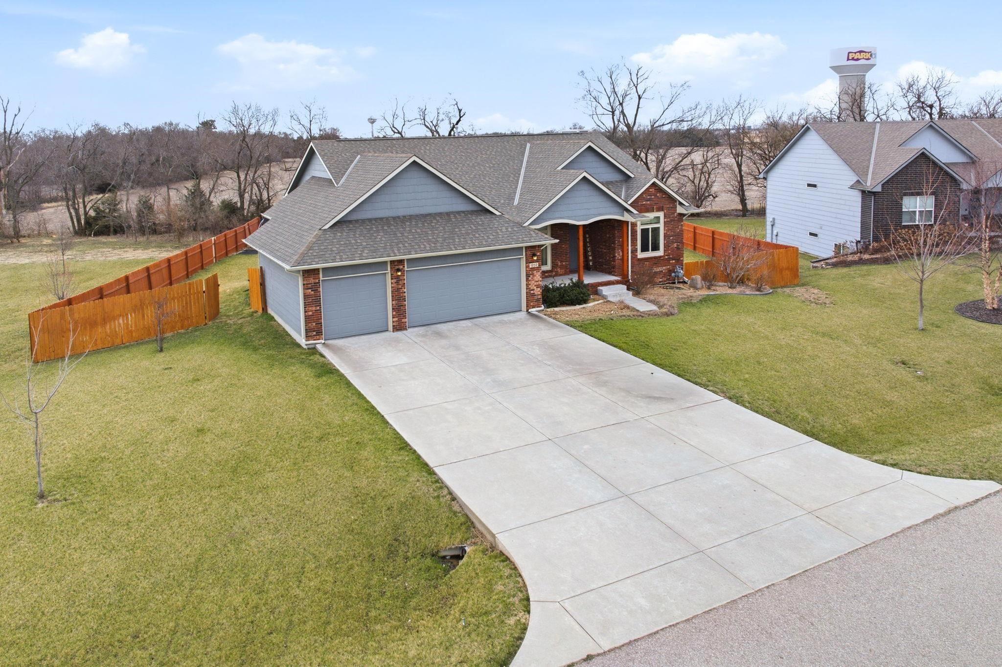 1233 E Bearhill Circle Park City KS 67147