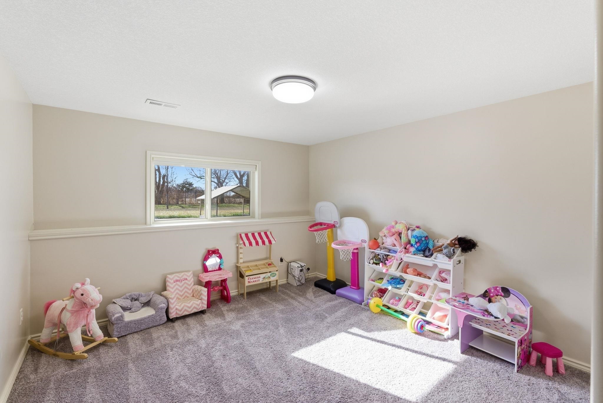 1233 E Bearhill Circle Park City KS 67147