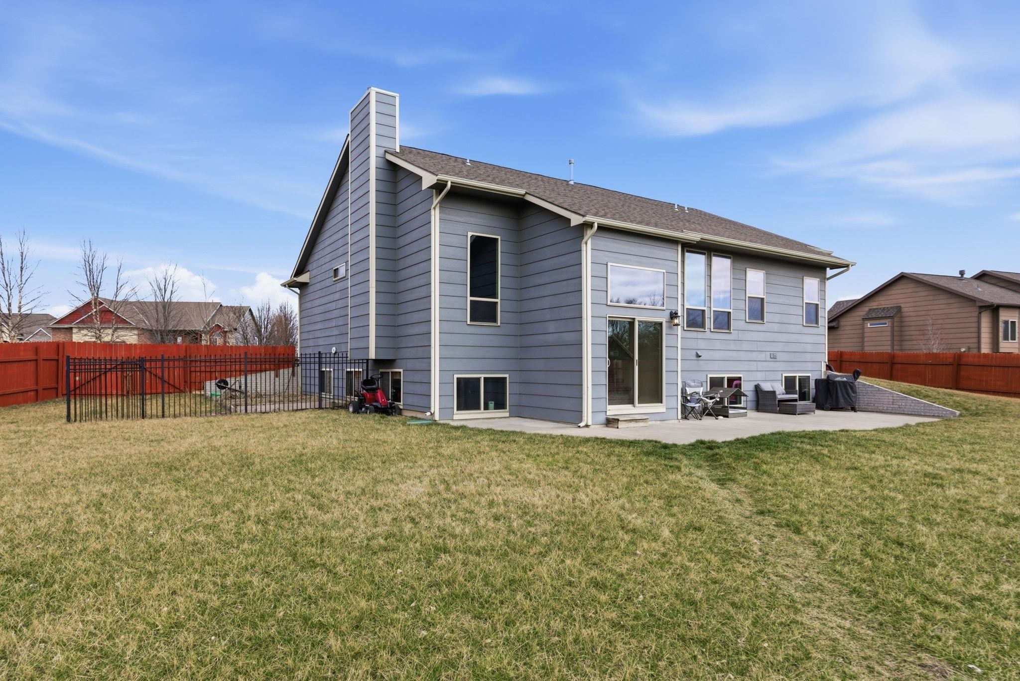 1233 E Bearhill Circle Park City KS 67147