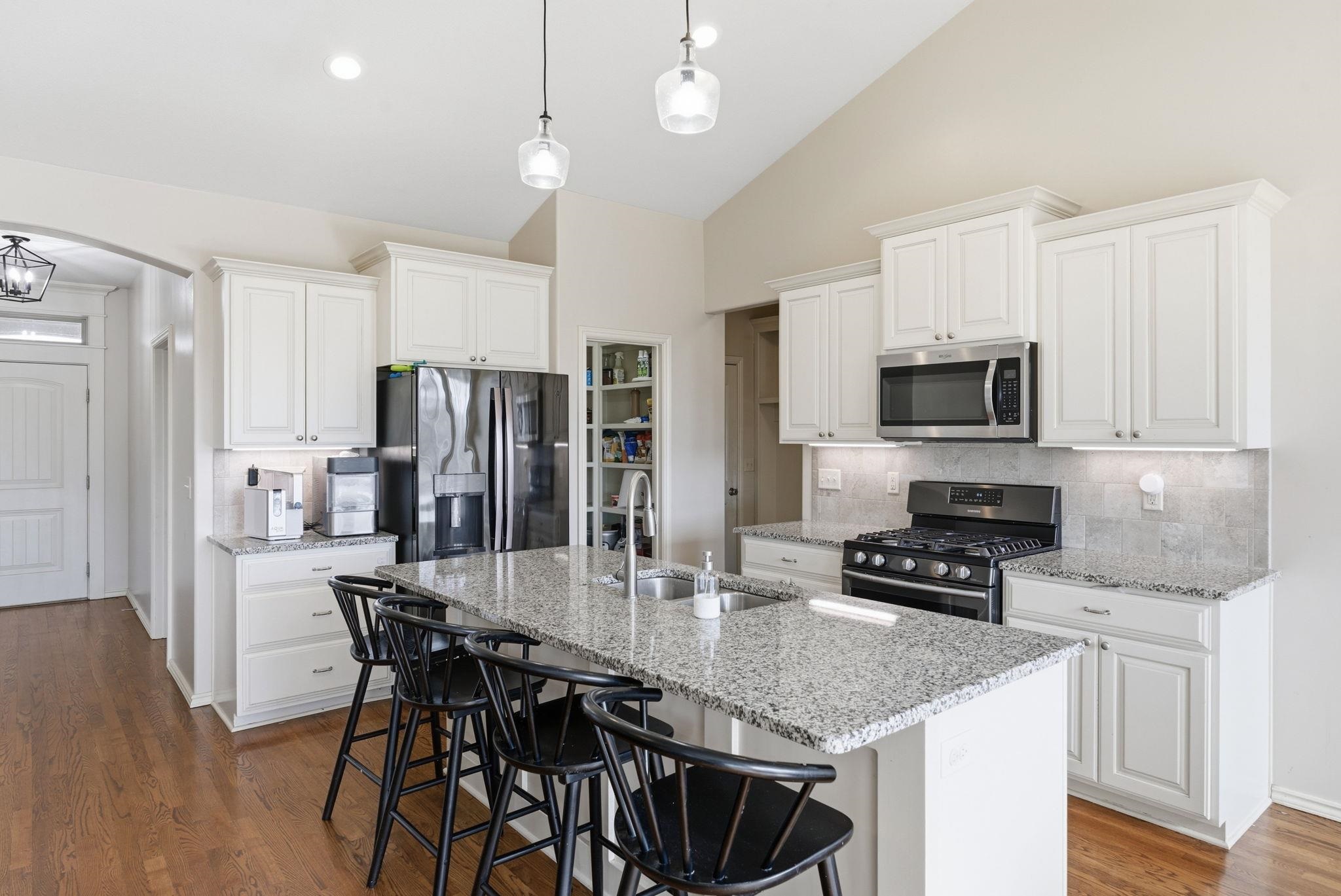 1233 E Bearhill Circle Park City KS 67147