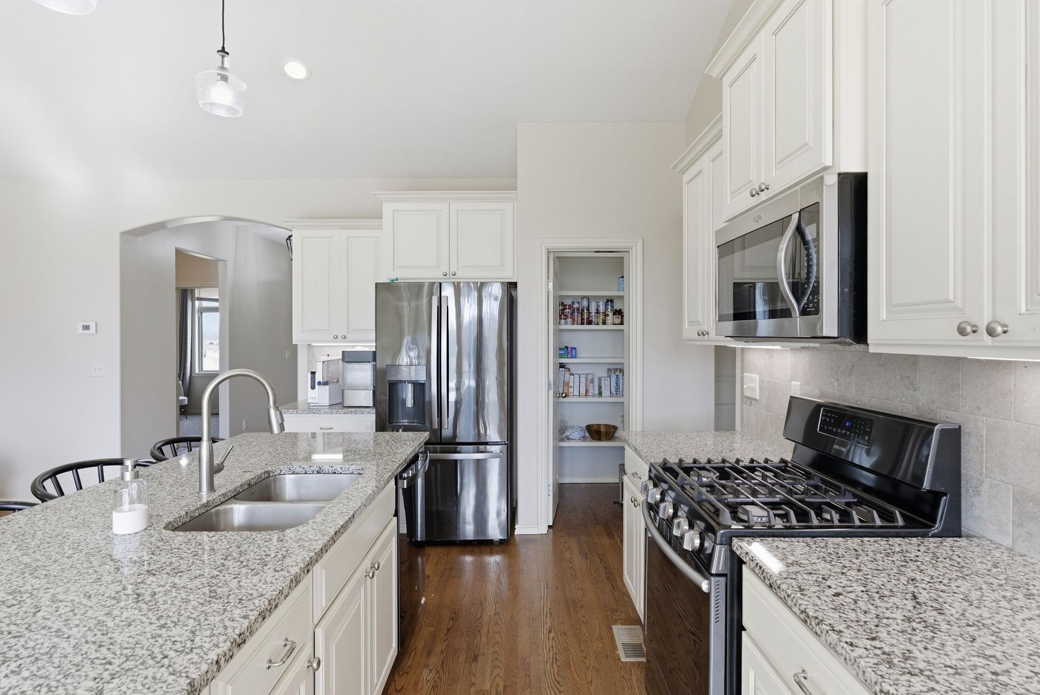 1233 E Bearhill Circle Park City KS 67147