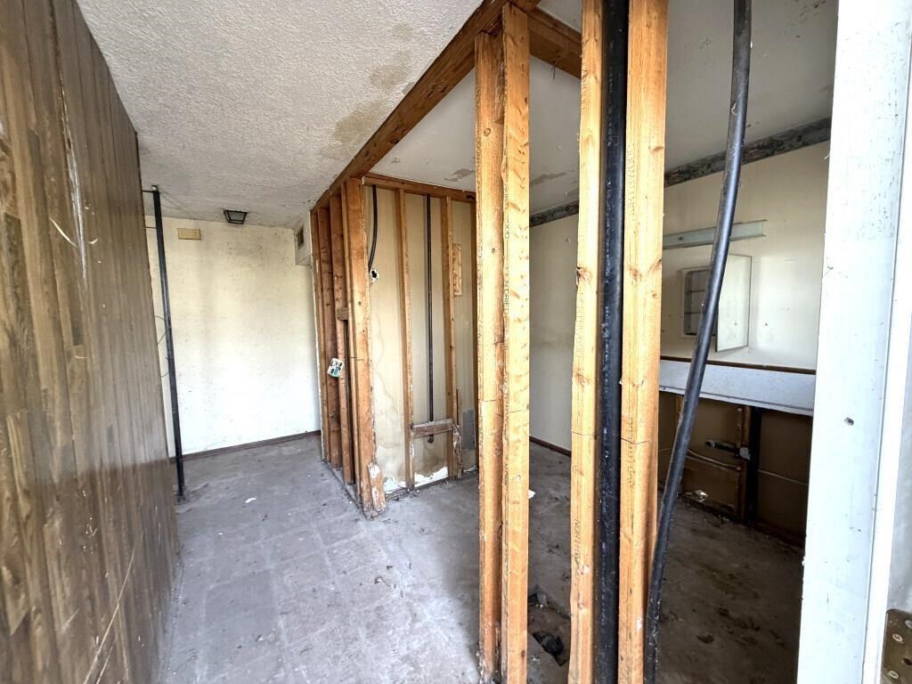 1817 N C Wellington KS 67152