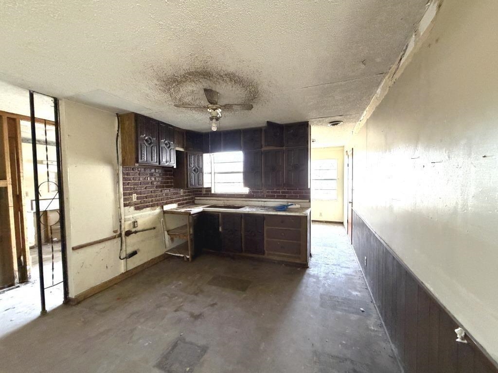 1817 N C Wellington KS 67152