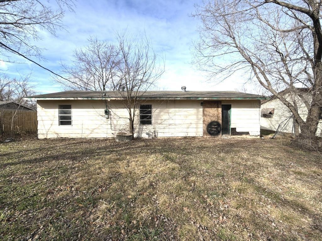 1817 N C Wellington KS 67152