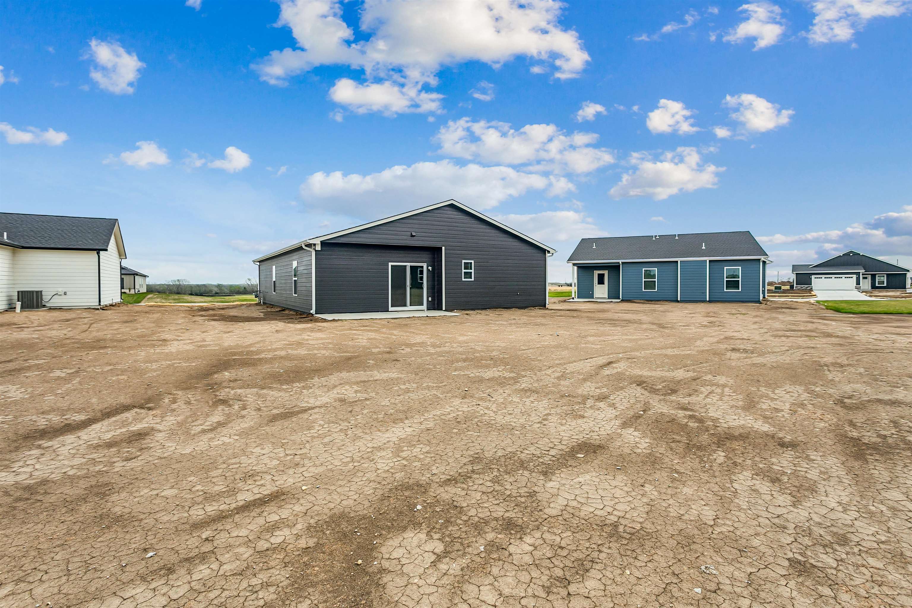 1607 N Emerald Valley Drive Mulvane KS 67110