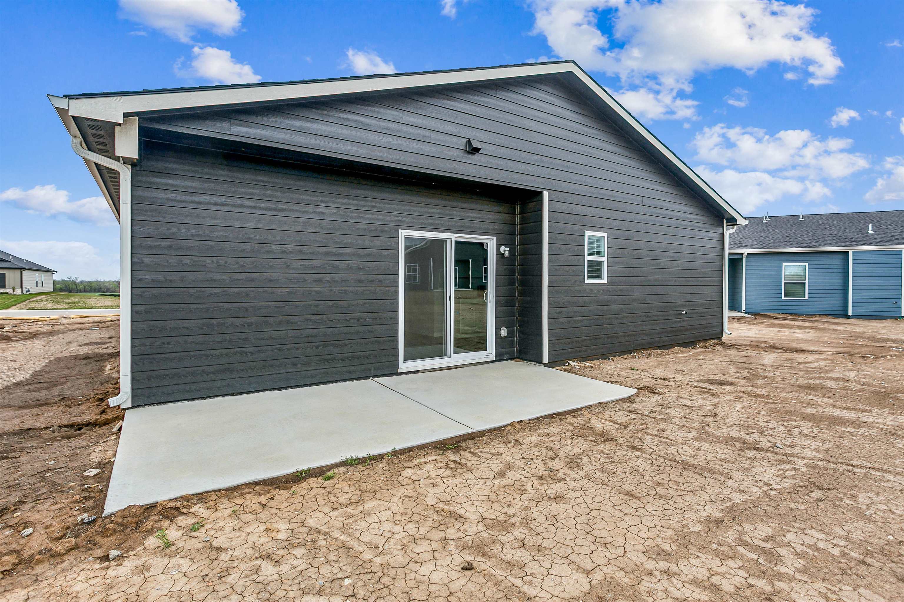 1607 N Emerald Valley Drive Mulvane KS 67110