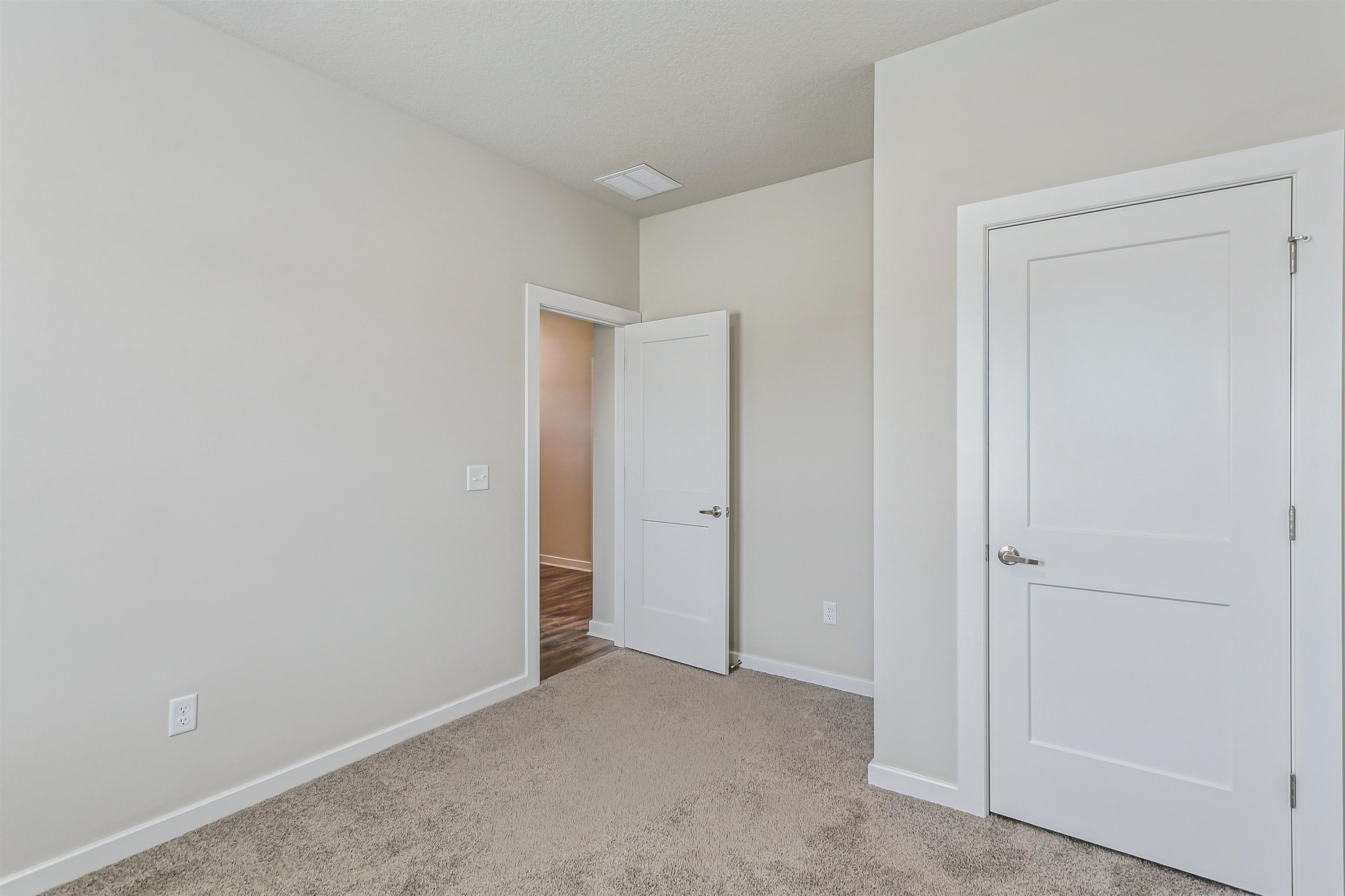 1607 N Emerald Valley Drive Mulvane KS 67110