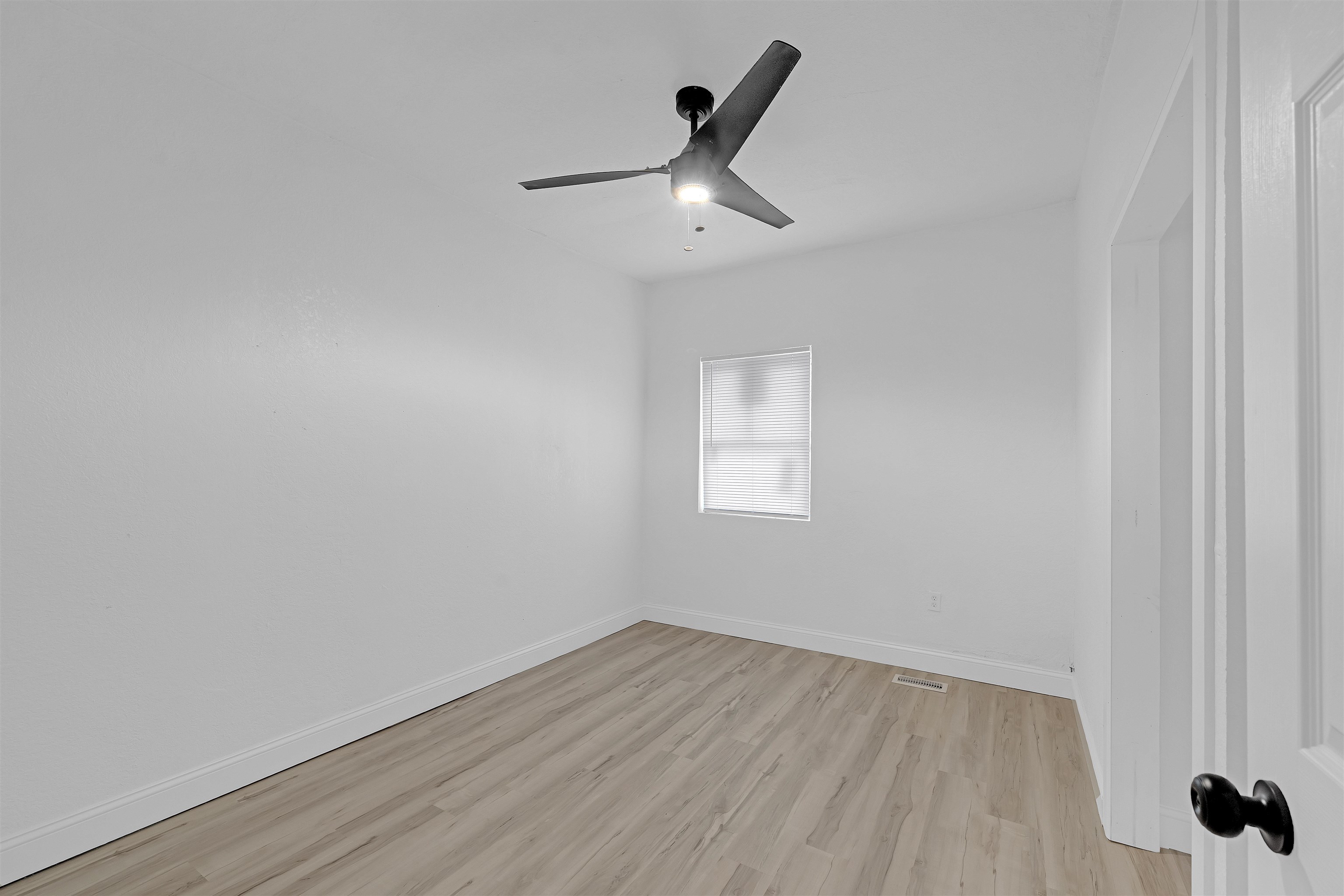1106 N Grove Avenue Wichita KS 67214