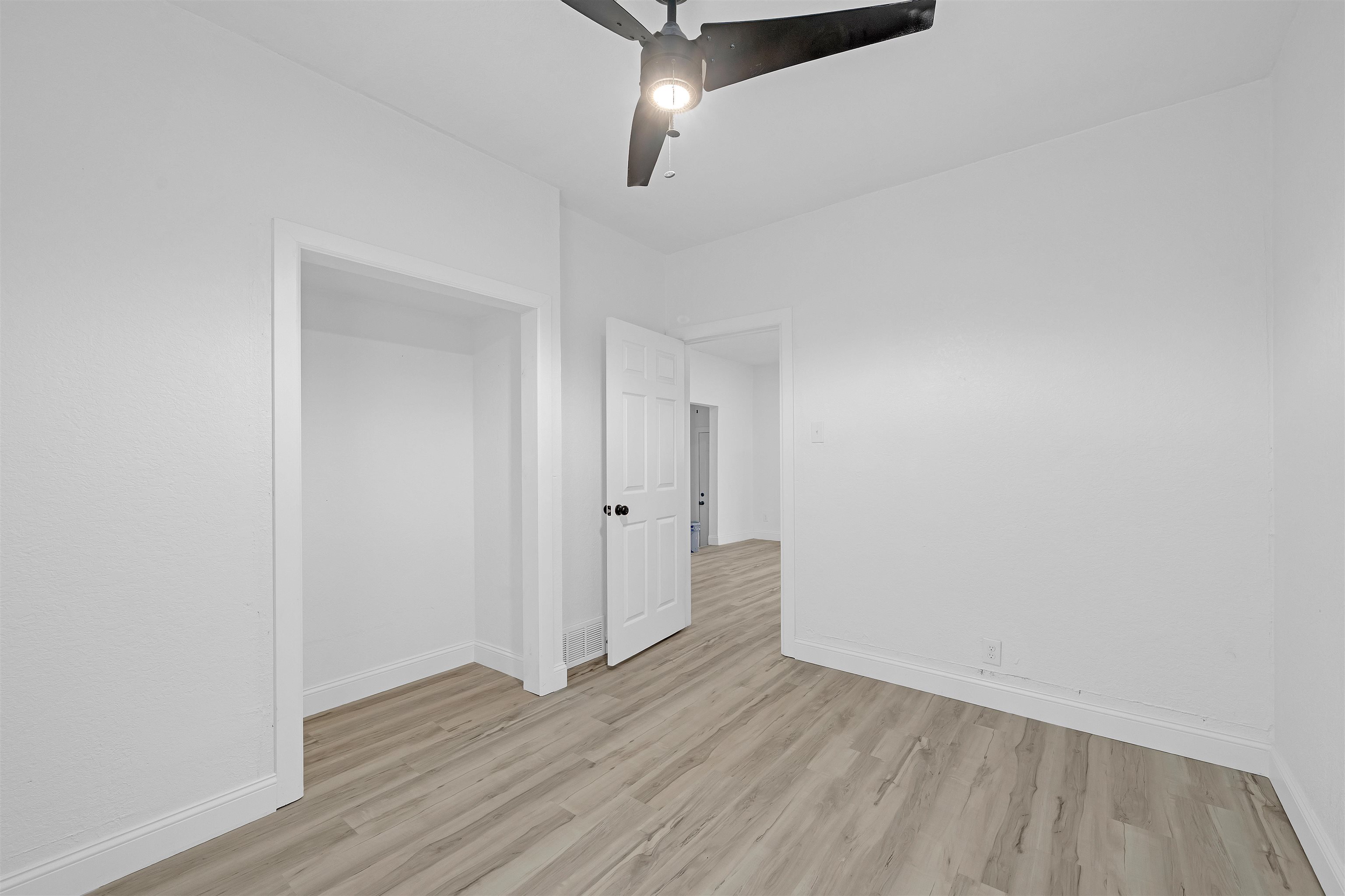1106 N Grove Avenue Wichita KS 67214