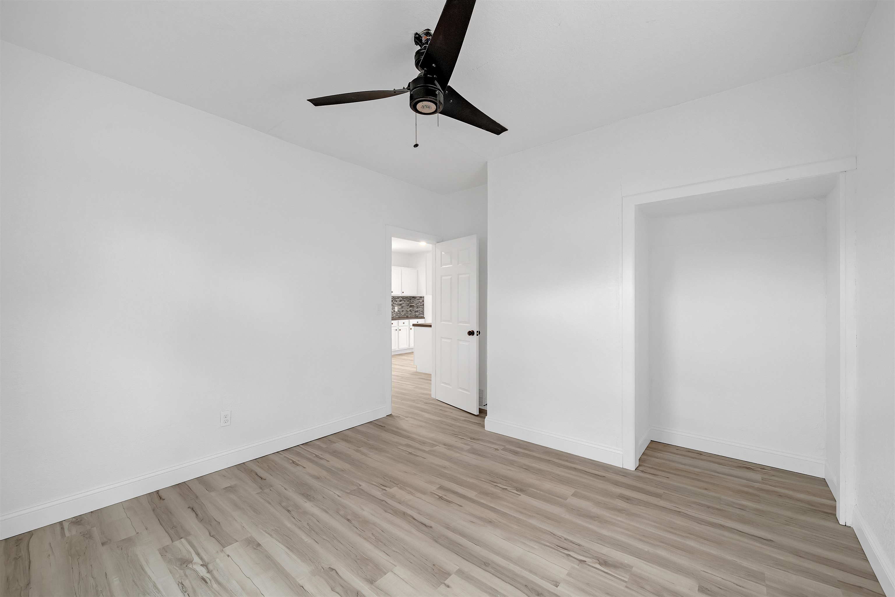 1106 N Grove Avenue Wichita KS 67214