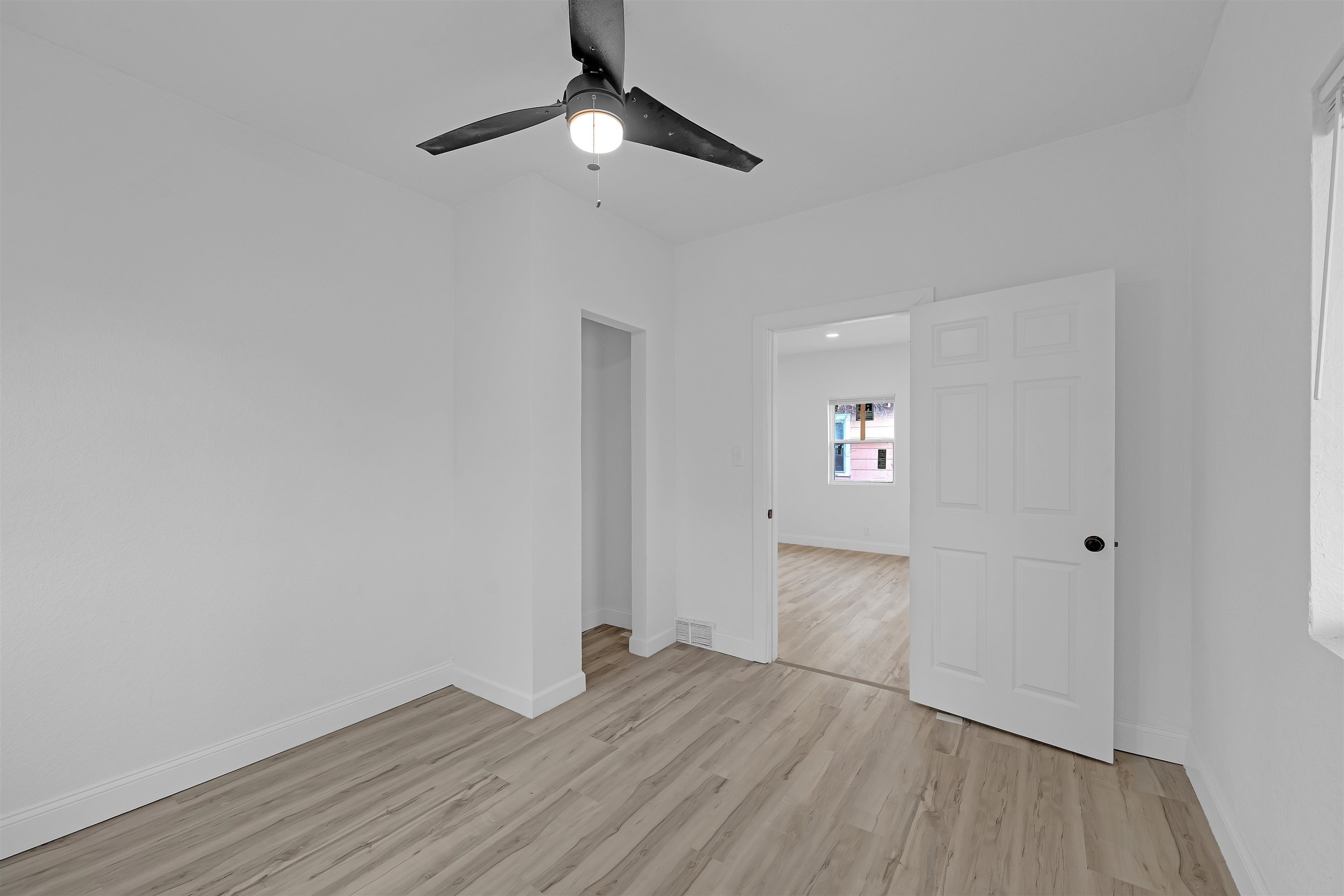 1106 N Grove Avenue Wichita KS 67214