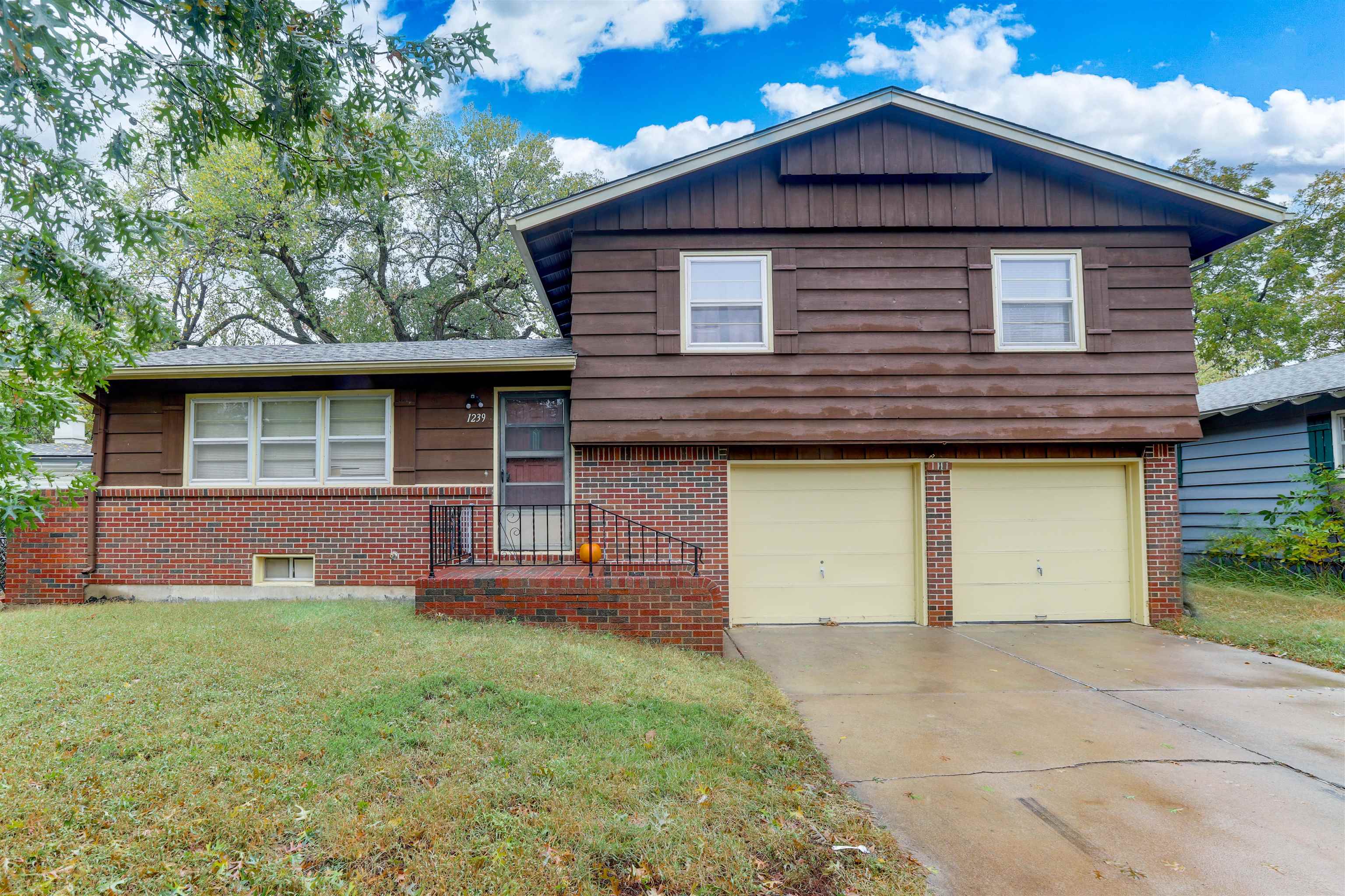 1239 N Illinois Street Wichita KS 67203