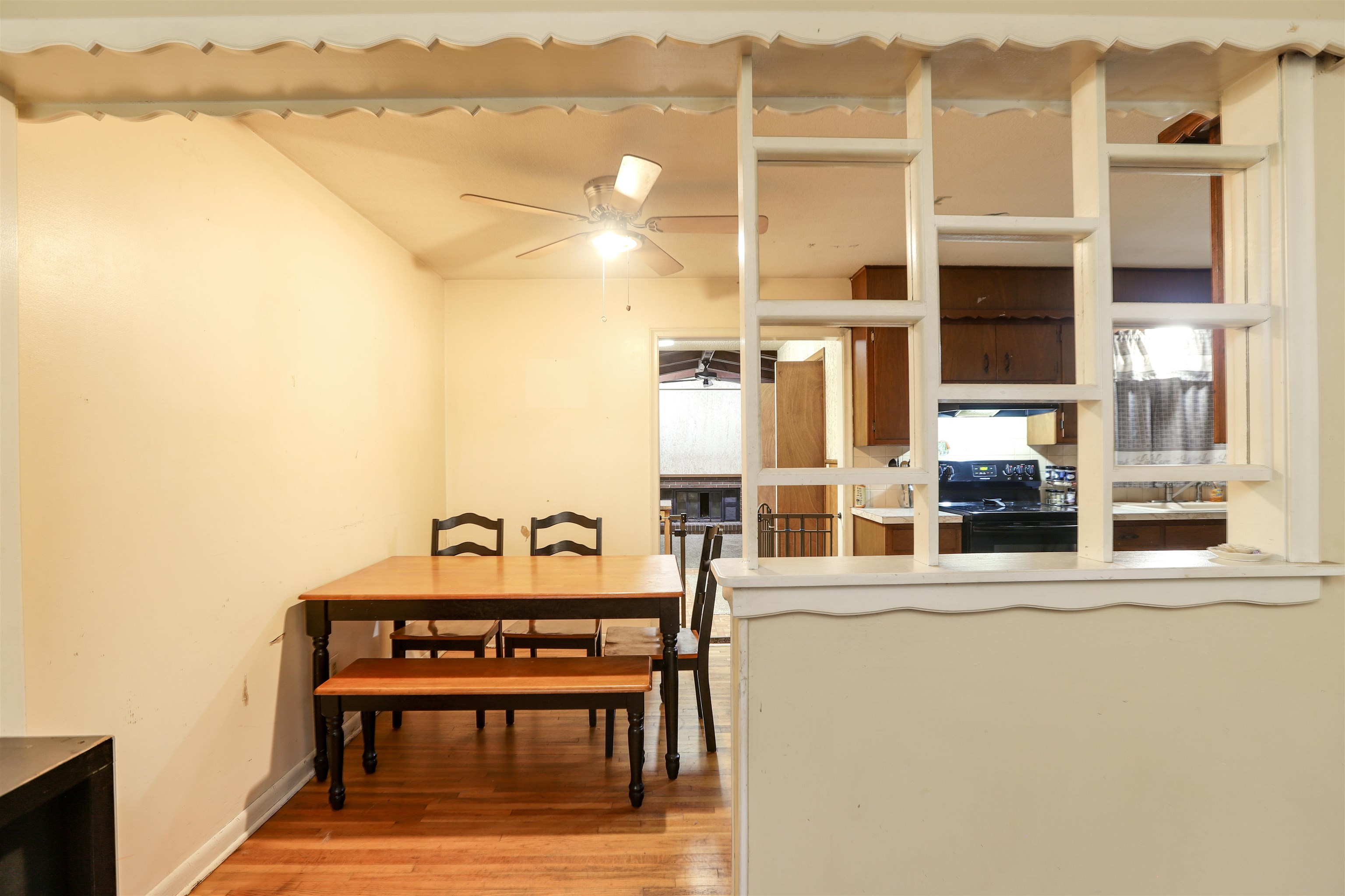 1239 N Illinois Street Wichita KS 67203