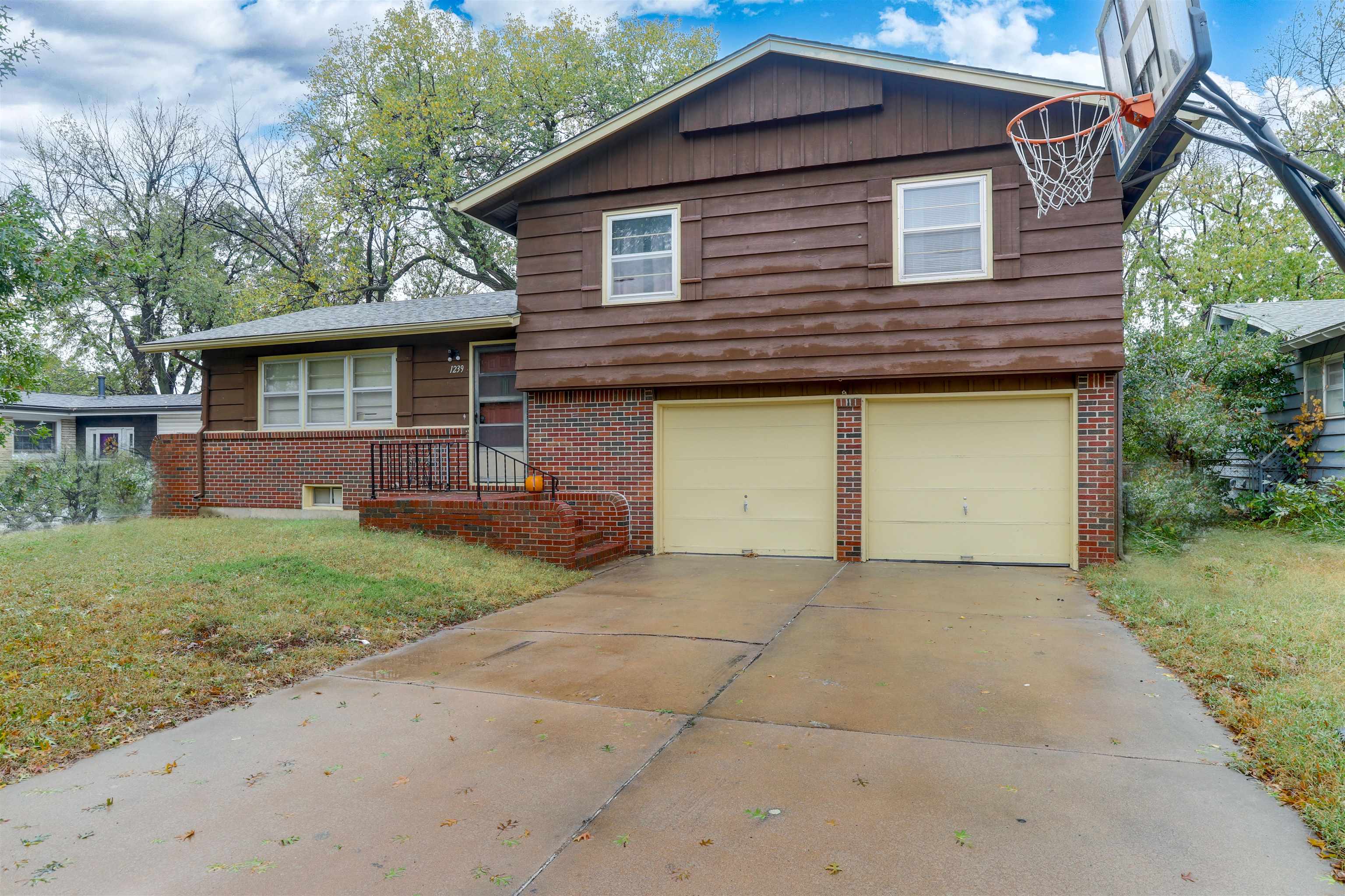 1239 N Illinois Street Wichita KS 67203