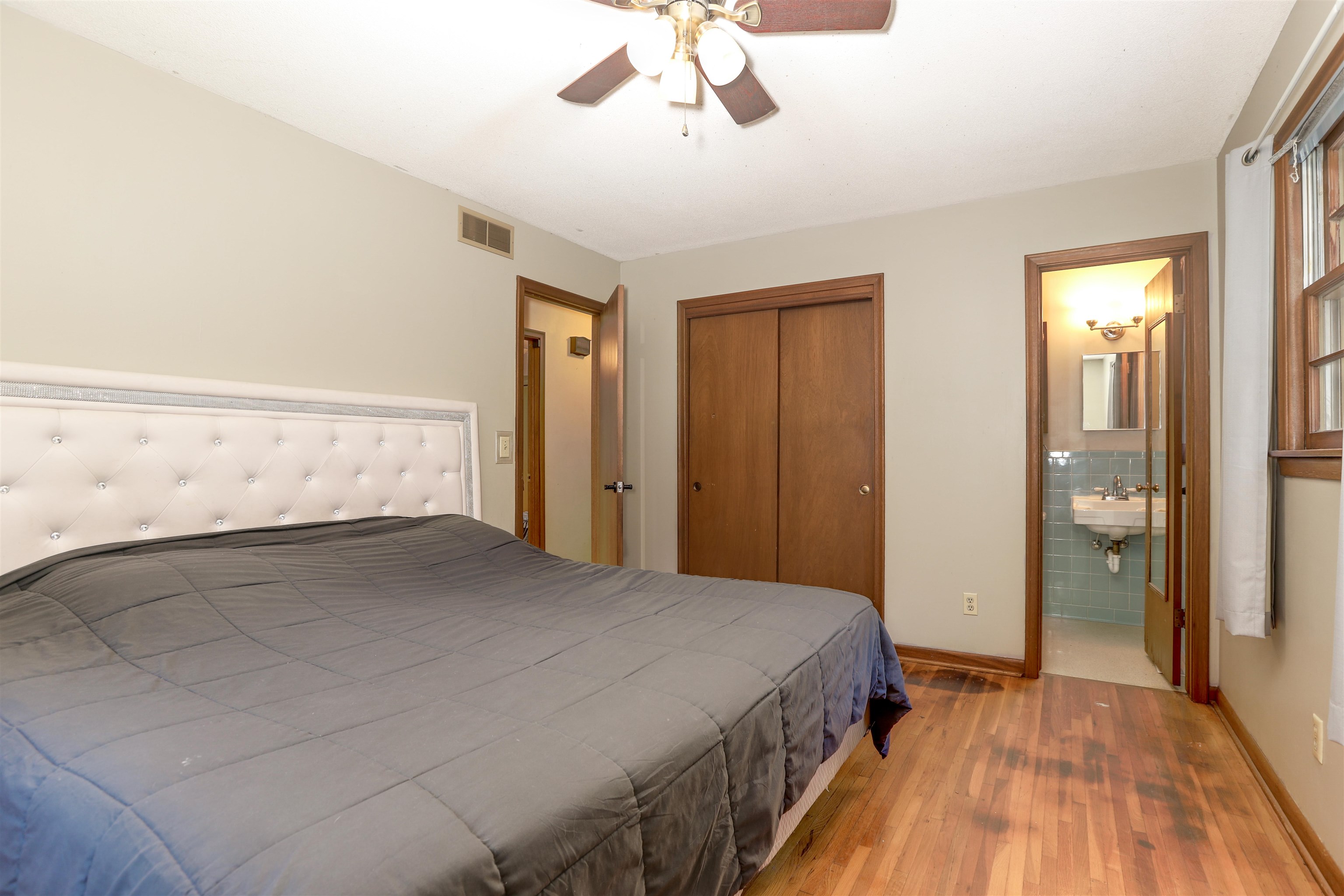 1239 N Illinois Street Wichita KS 67203