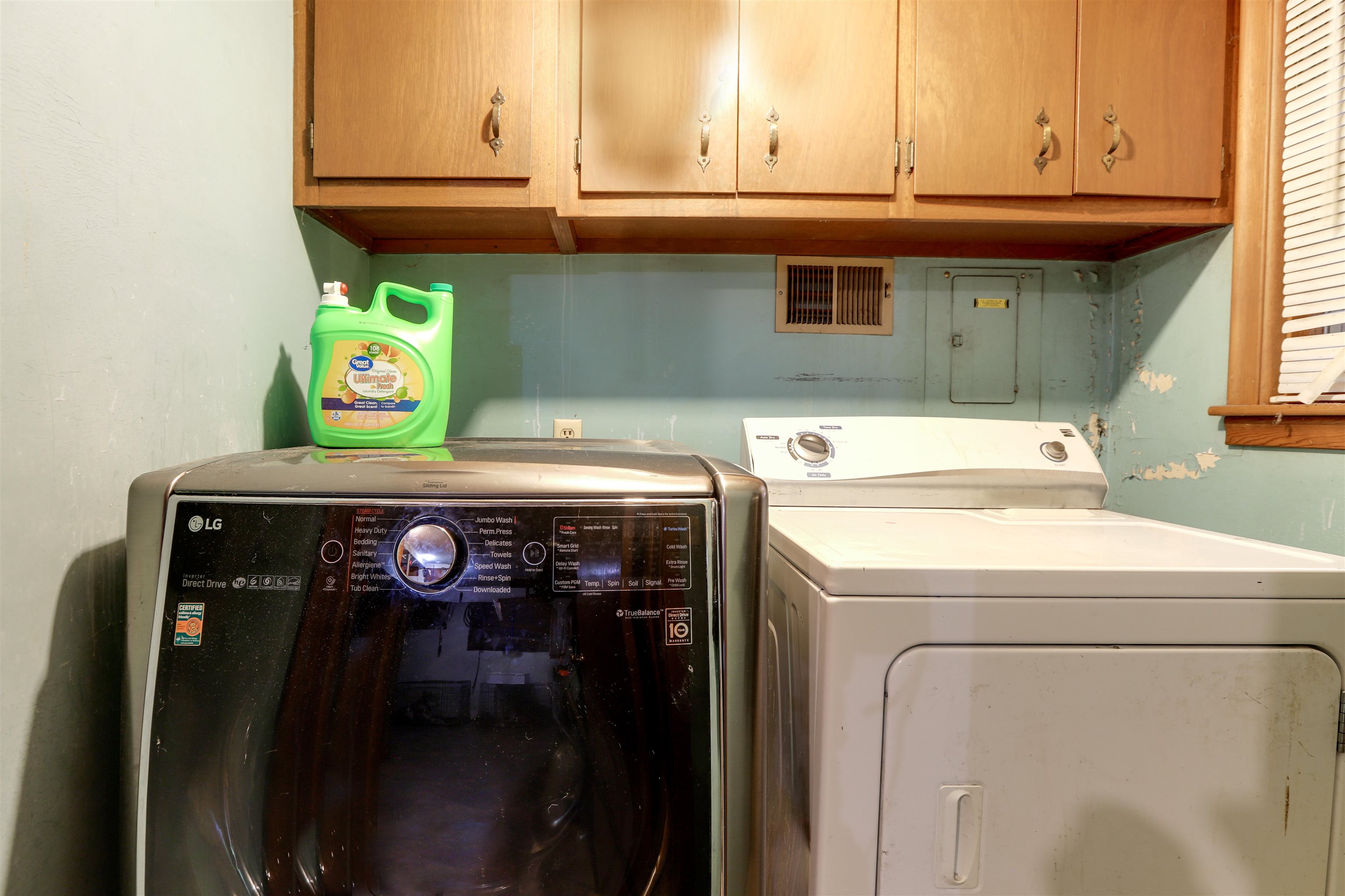 1239 N Illinois Street Wichita KS 67203