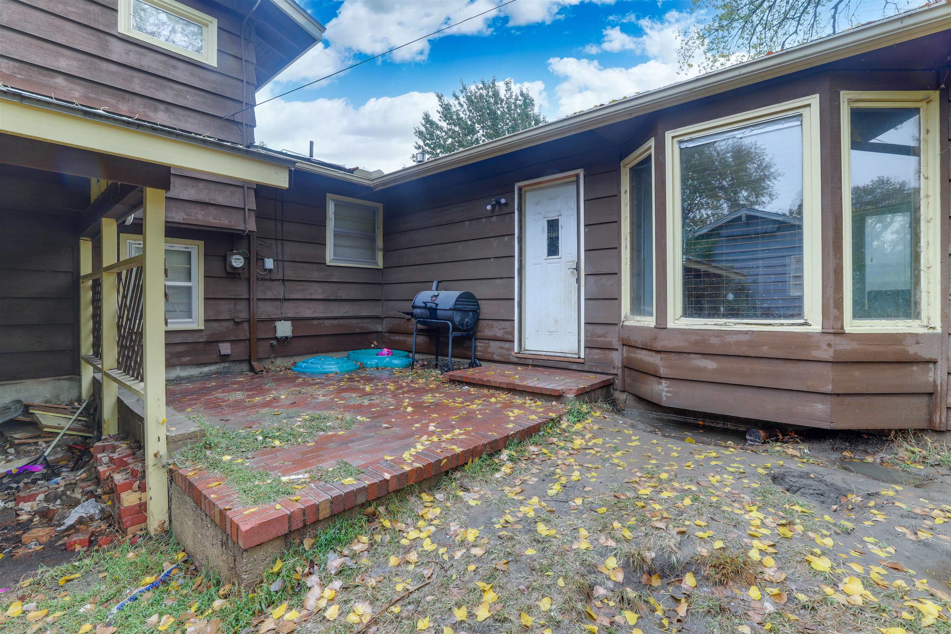 1239 N Illinois Street Wichita KS 67203