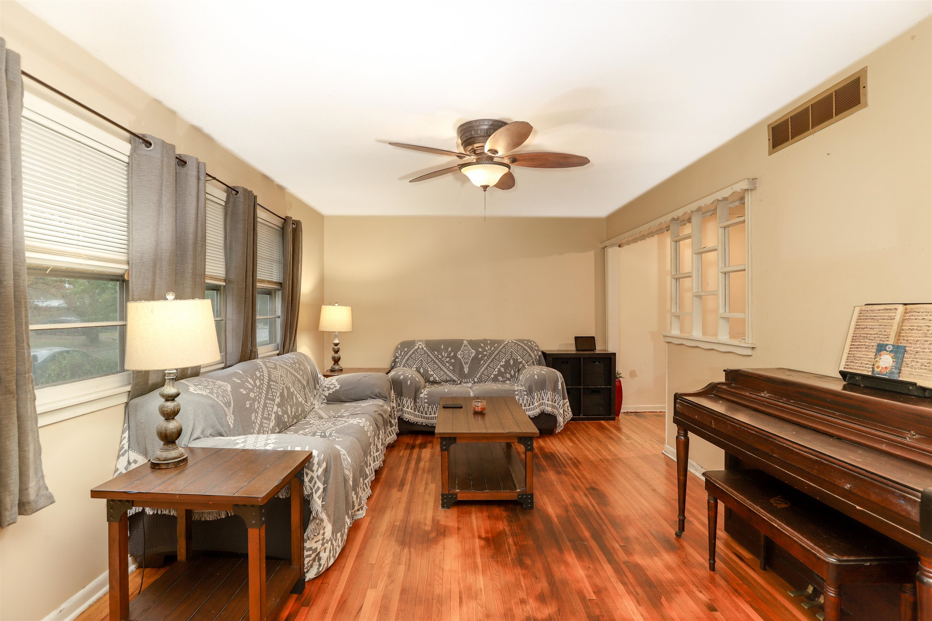 1239 N Illinois Street Wichita KS 67203